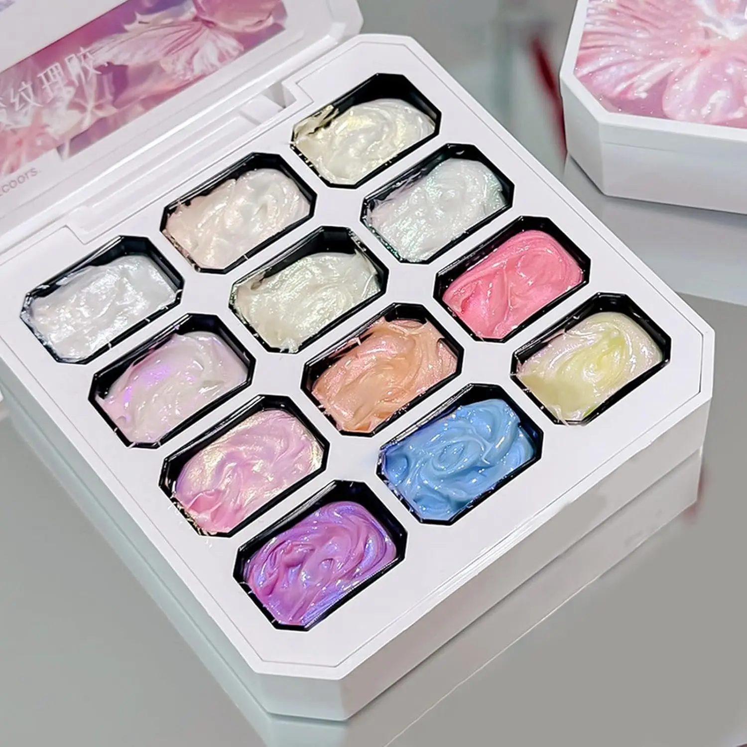 Beginner 12-shade aurora satin texture nail art polish gel kit, translucent acetate aurora tones with storage palette box. Smooth to apply, create luxury satin nail designs for home, dormitory and travel manicure DIY. Nail Gel Polish Set