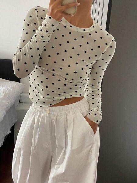 Women's Casual Slim Fit T-Shirt, Comfortable Fashion Top for Fall Season, Daily Wear Essential, Stylish and Versatile Design