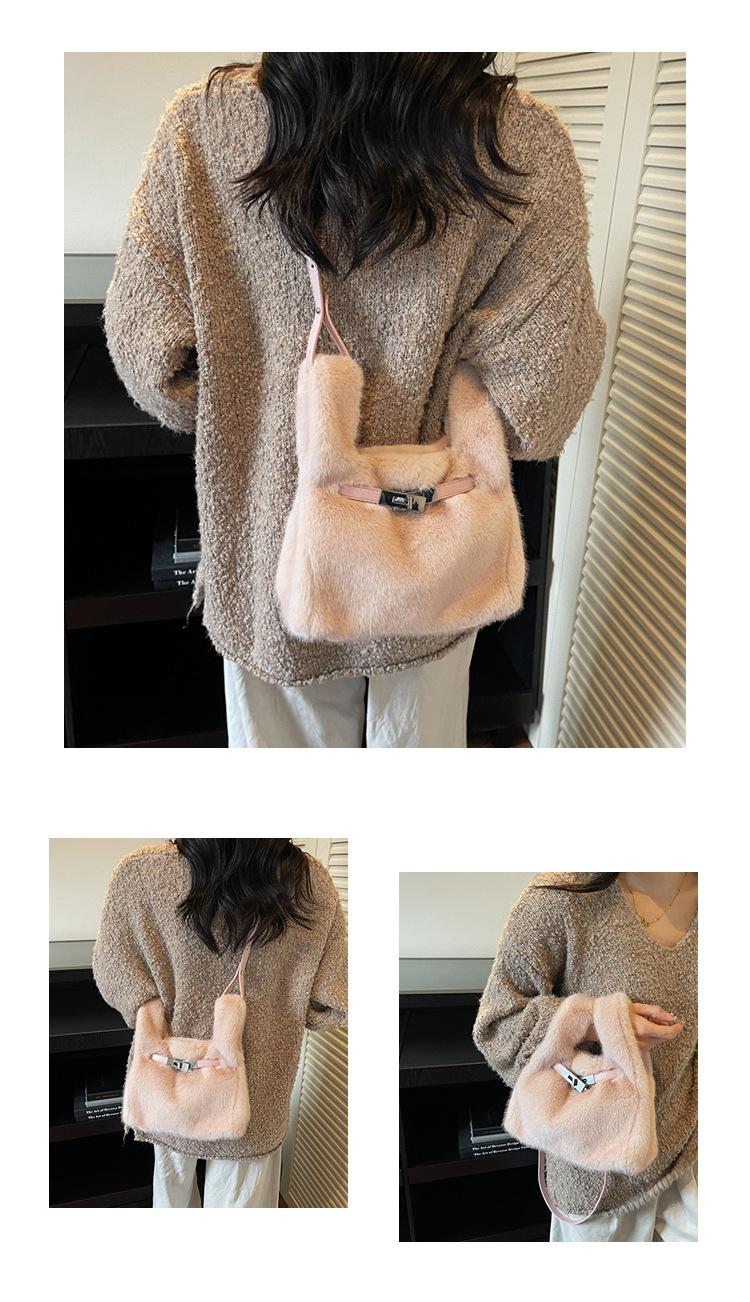 New Winter Faux Fur Top Handle Bag Korean Fashion Crossbody Bucket Bag for Women Comfortable and Versatile Texture Shoudler Bag