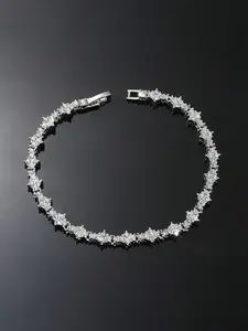 Golden and Silver Crystal Tennis Bracelet, a stylish accessory for both men and women, blends hip-hop style with sparkling cubic zirconia. Featuring an elegant design, it serves as a classic commemorative gift for birthdays, anniversaries, and special occ