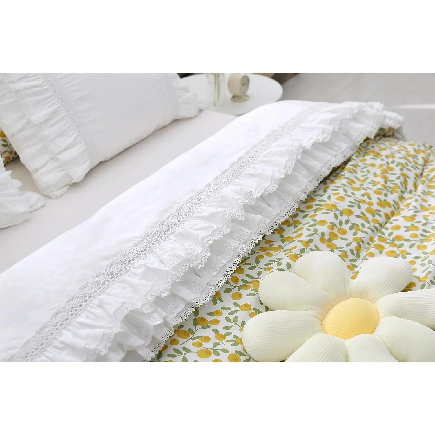 1-Piece Queen Size 100% Cotton Luxury Flat Bed Sheet with Lace Detail, Ruffled Edge, One-Piece