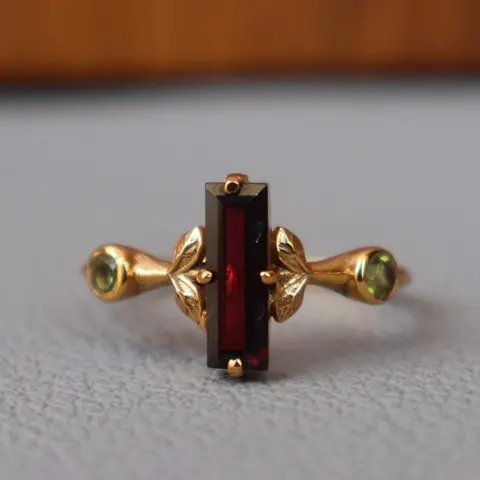 1 Piece Vintage Leaf Baguette Red Zircon Ring, Two Side Stone Retro Floral Band Ring, Elegant Women Daily Finger Jewelry, Elegant Fashion Rings