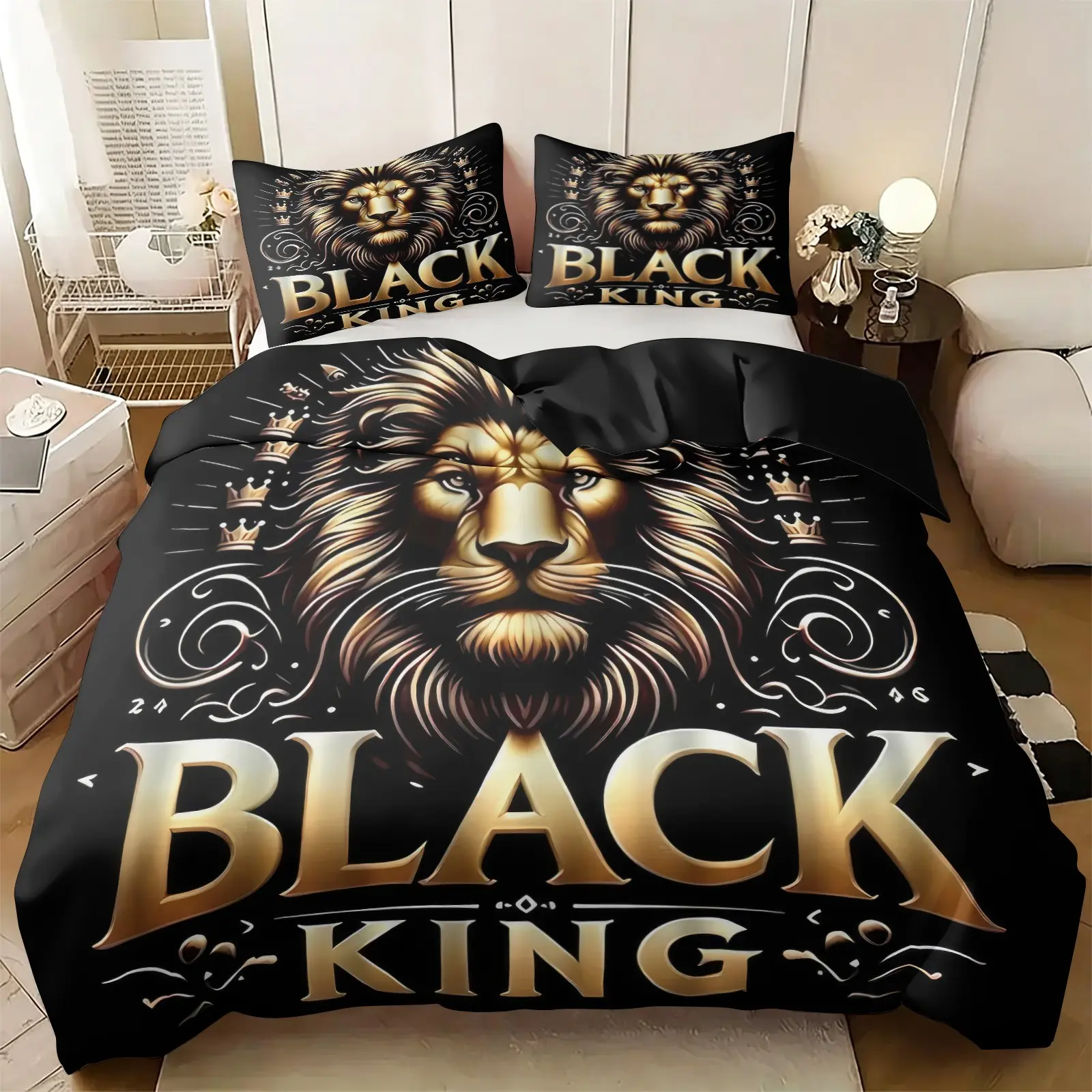 “BLACK KING” Black‑Gold Lion King Duvet Cover Set, Luxury Crown Print All‑Season Bedding, 1 Duvet Cover & 1‑2 Pillowcases, Durable Wrinkle‑Resistant Machine Washable, For Men’s Bedroom Study Decor, Great Gift