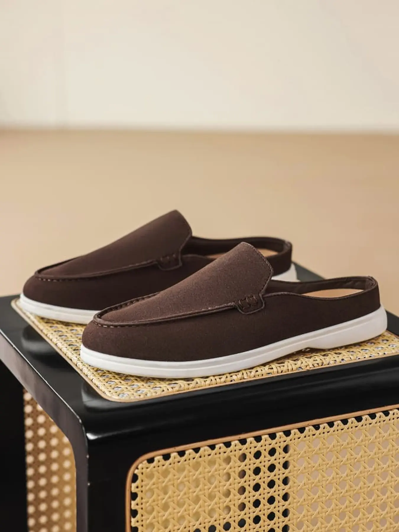 Men's vintage matte toe-cap loafer mules, solid slip-on style for daily home and commuting wear