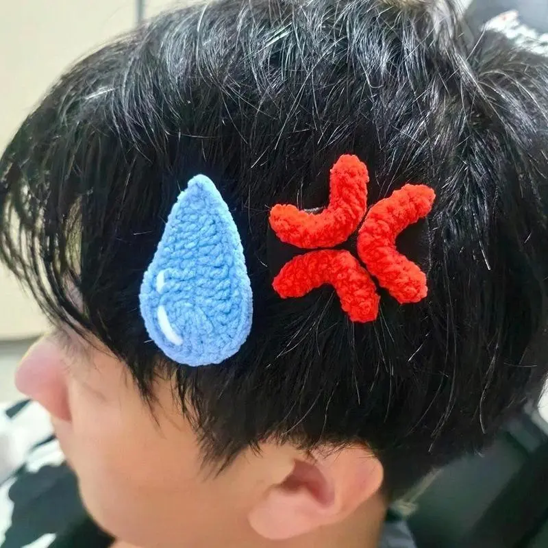 2Pcs Cute Plush Angry Face Cartoon Hair Barrettes, Solid Color Soft Furry Hair Clips, Non-Slip Universal Hair Accessories for All Hair Types, Trendy Matching Couple Decor Gift for Valentine’s Day Daily Dating