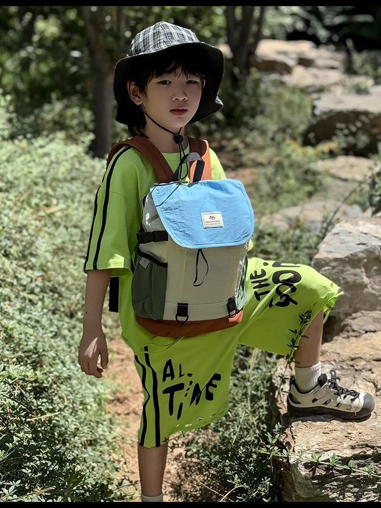 New Korean-style trendy and cool large-capacity children's backpack for travel, outdoor hiking, and kindergarten use for boys and girls