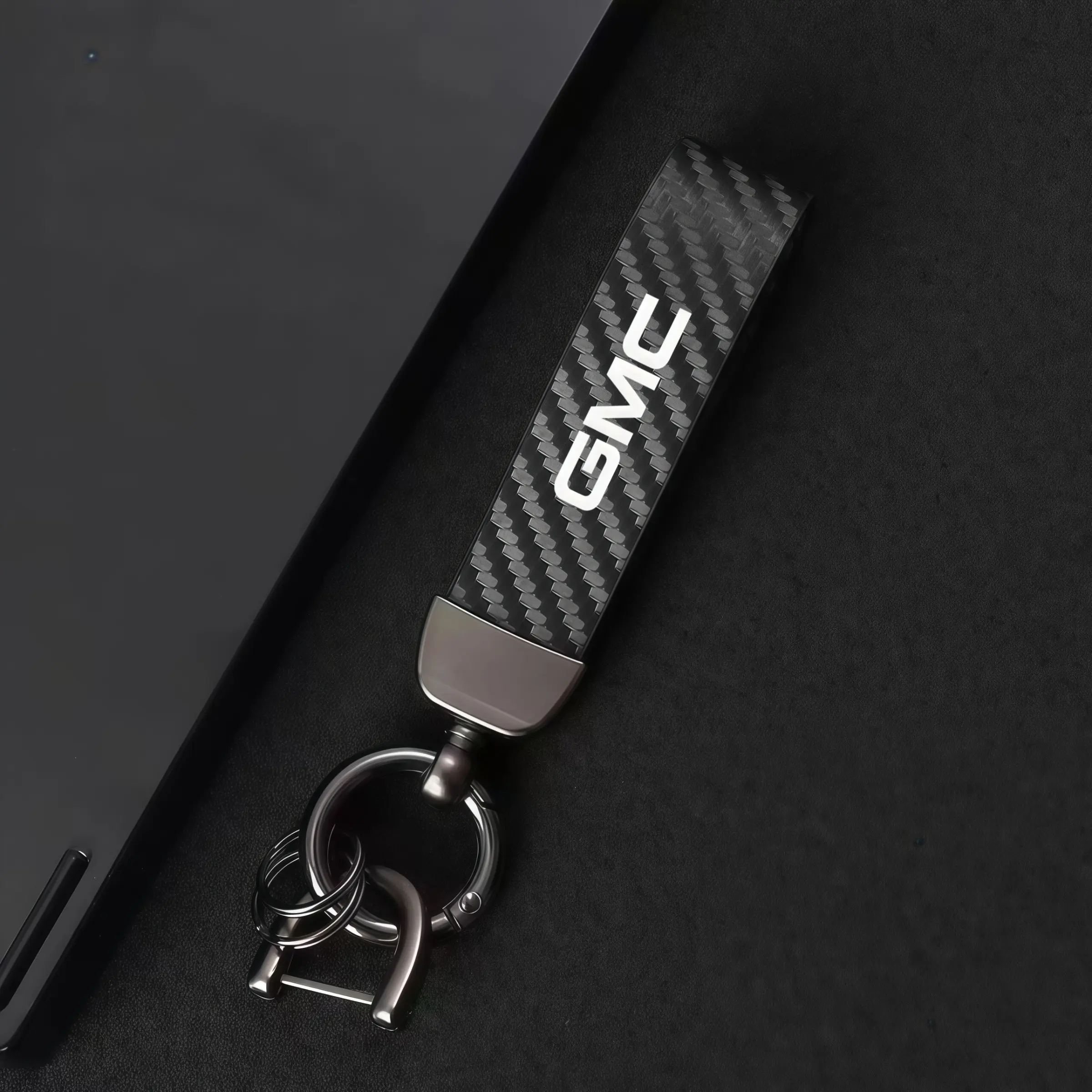 1pc Car Keychain 360 Degree Rotating Horseshoe Buckle, Lightweight Keychain for Gmc Models, Cool Keychains Key Rings for Car Keys