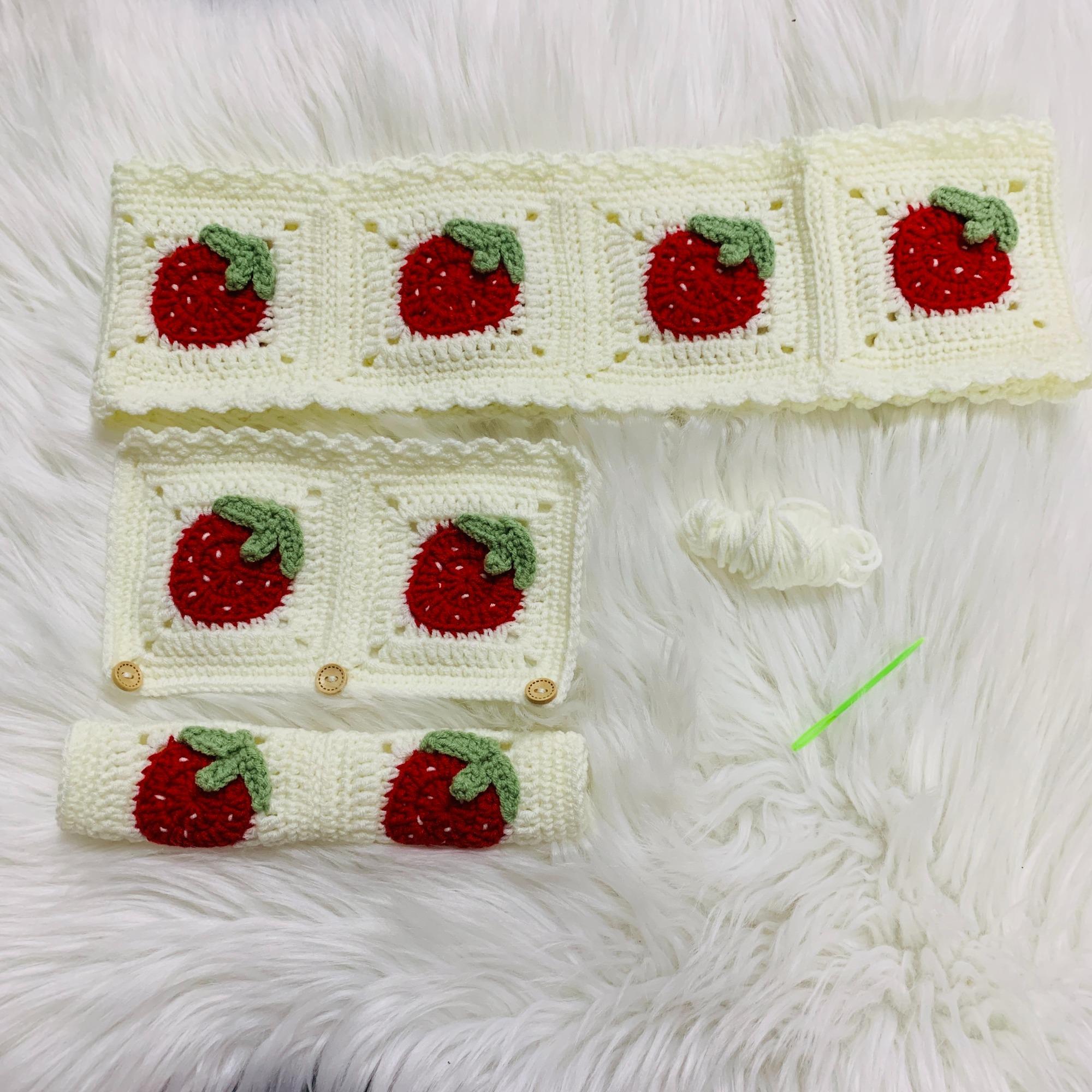 Strawberry Pattern Car Steering Wheel Cover & Seat Belt Cover, Handmade Crochet Car Interior Decoration Set, Car Accessories for Women & Girls