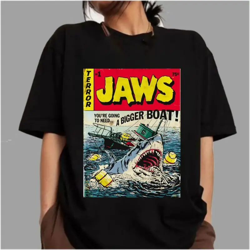 Graphic T-Shirt Jaws Bigger Boat Shirt, Retro Shark Horror Movie Graphic Tee, Vintage Ocean Thriller T-Shirt, Classic Film Fan Gift, Comic Style Short Sleeve Shirt, Horror Movie Streetwear Tee, Unisex Casual Top for Men Women