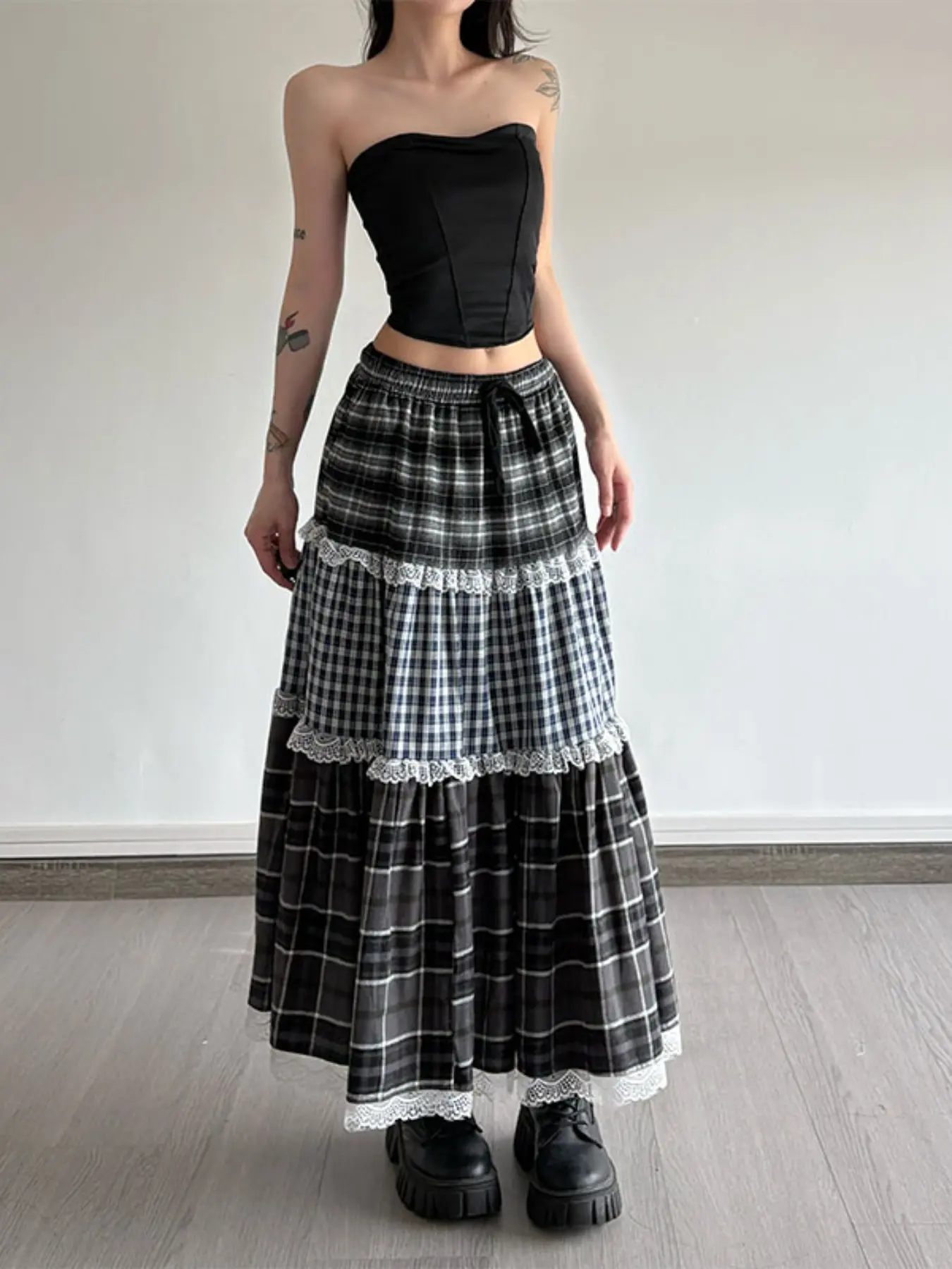 Y2K Grunge Patchwork Plaid Long Skirt, Women's Lace Tiered Maxi Skirt, Elastic Waist Drawstring, Gothic A-Line Flowy Cake Skirt, Streetwear