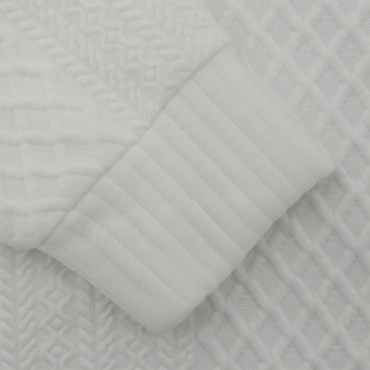 Trendsetting Men's Textured Pullover with Dynamic Splicing Details and a Complex Knit Pattern for Fashion-Forward Style