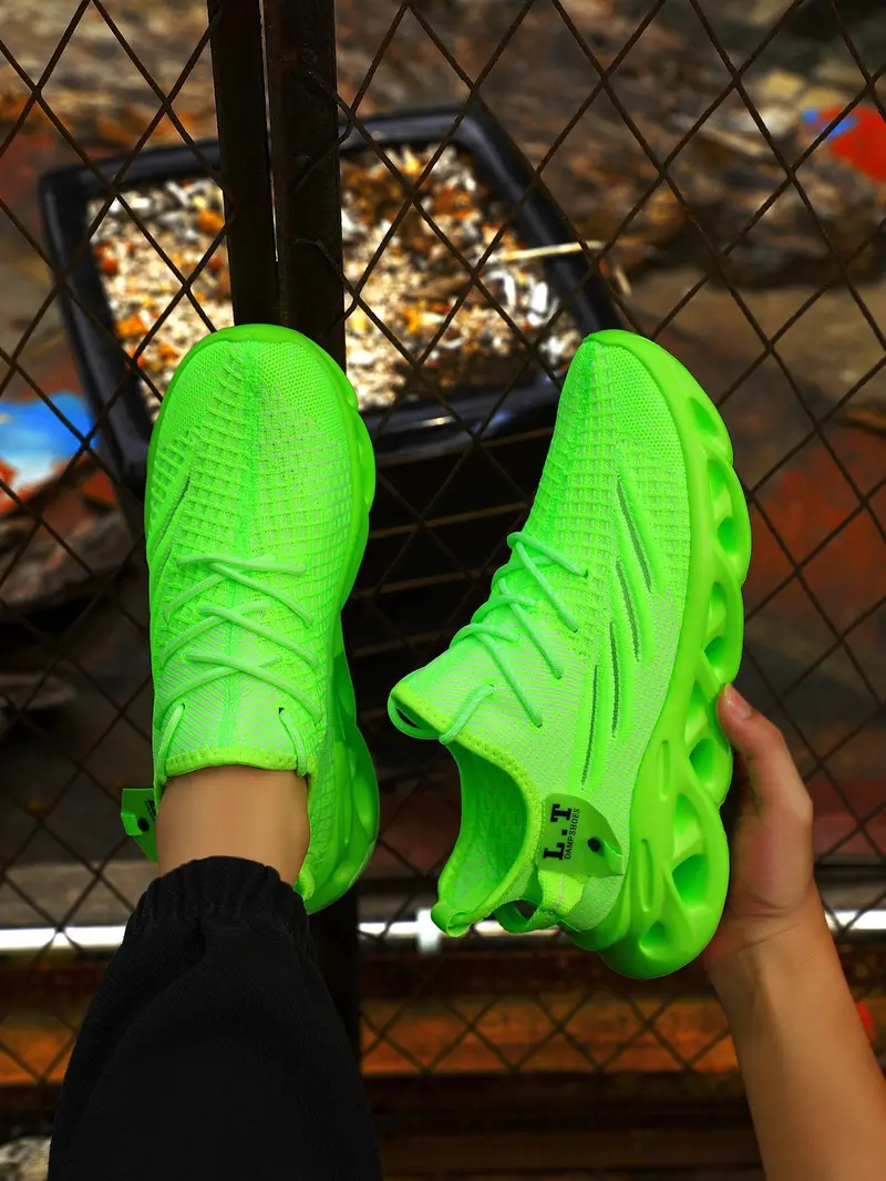 Product Introduction of Mens Shoes, Ultra-light Textured Design Lace-up Trainers for Treadmill Wear As Gift, Workout Sneakers, Casual Twist Sole Design Sports Running Shoes for Summer 2025 27