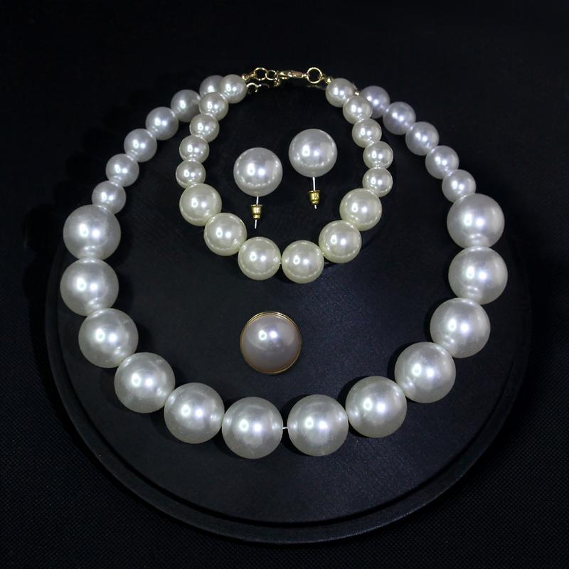 5PCS Elegant Women Faux Pearl Jewelry Set Vintage Necklace, Bracelet, Earrings, and Ring Handmade Adjustable Faux Pearl Pendant Necklace Exquisite Bracelet Engagement Anniversary Jewelry Gift