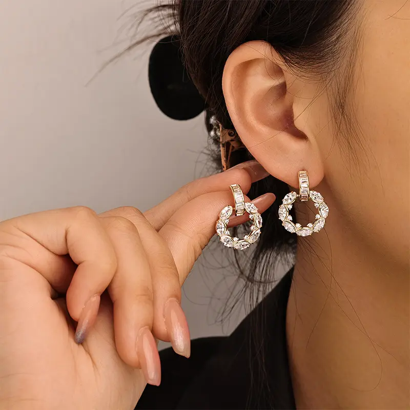 #025 French-style High-end Luxury Earrings  Ultra-shiny Niche Design Personalize Gift for Woman Eternity Attract Wealth Bridal Full-diamond Engagement Jewelry Affordable Gift Festival Gifts Versatile Earrings # day unisex christmas gift ear square cut pav