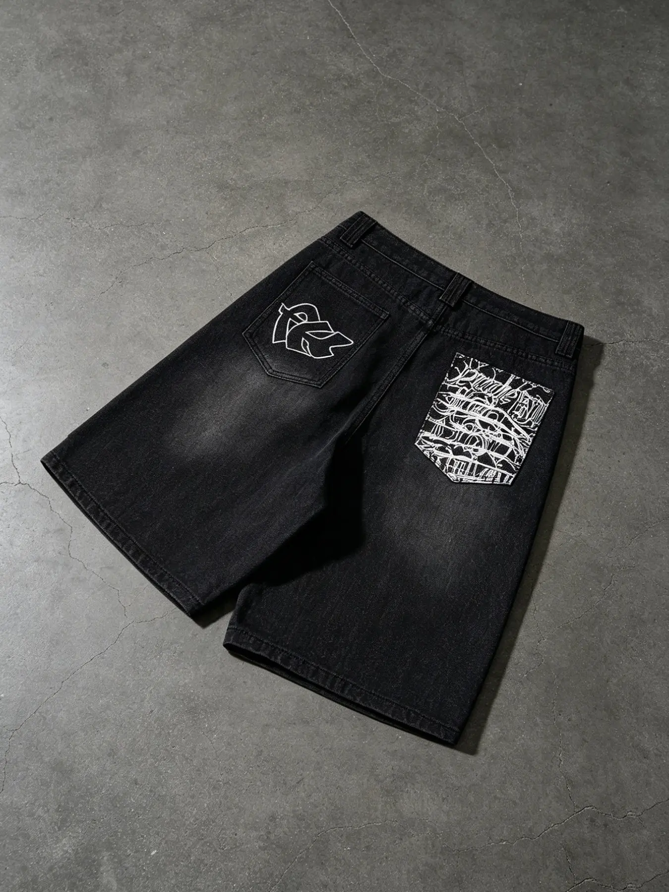 Men's Street Style Denim Shorts, Loose-Fit Straight Leg, Casual Streetwear Shorts, Embroidered Floral Print, Casual Summer Wear, Fashionable Men's Clothing