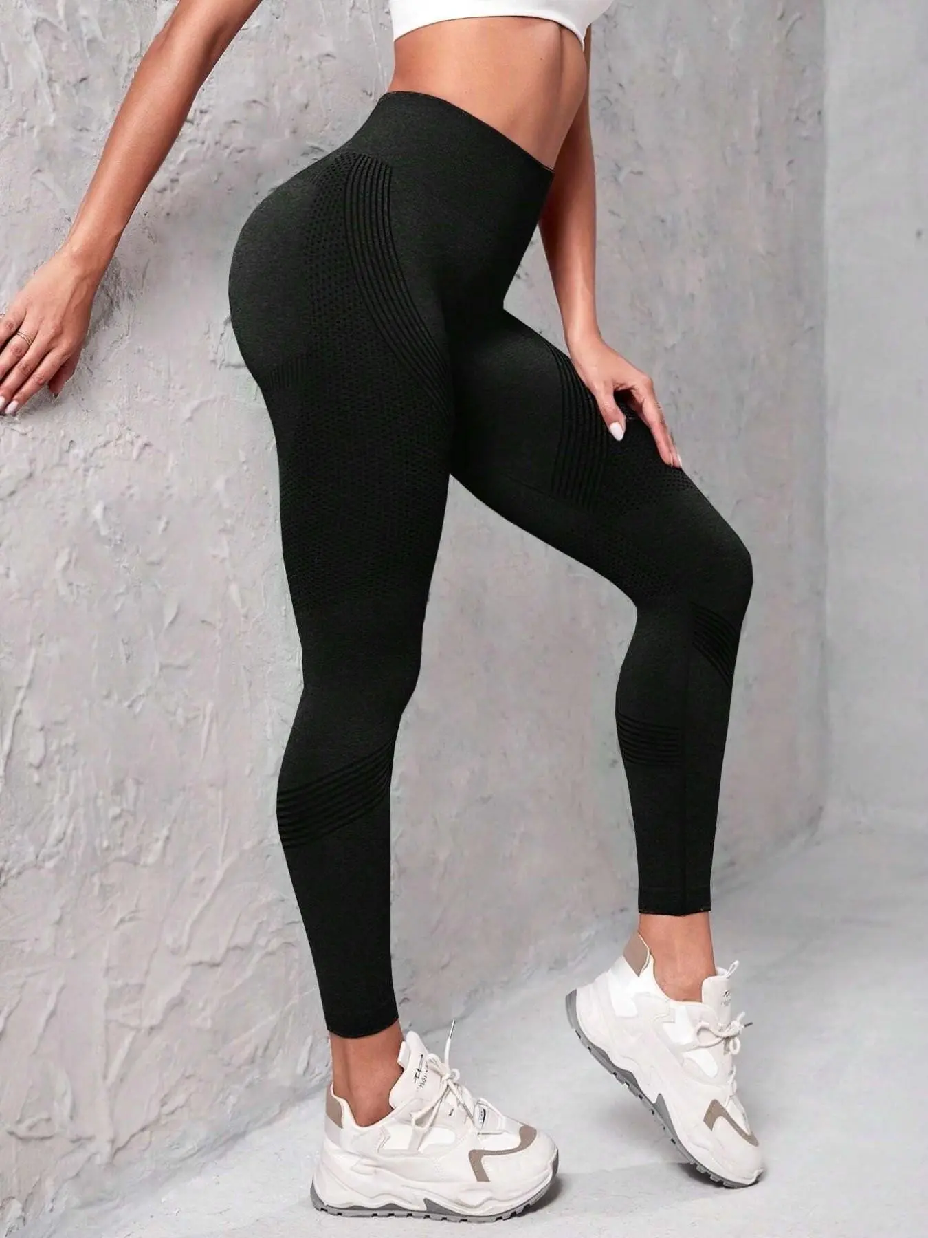 High-Waist Sporty Shapewear Pants, Breathable Mesh Paneling, Seamless High-Elastic Fabric, Ideal for Running, Yoga, Gym