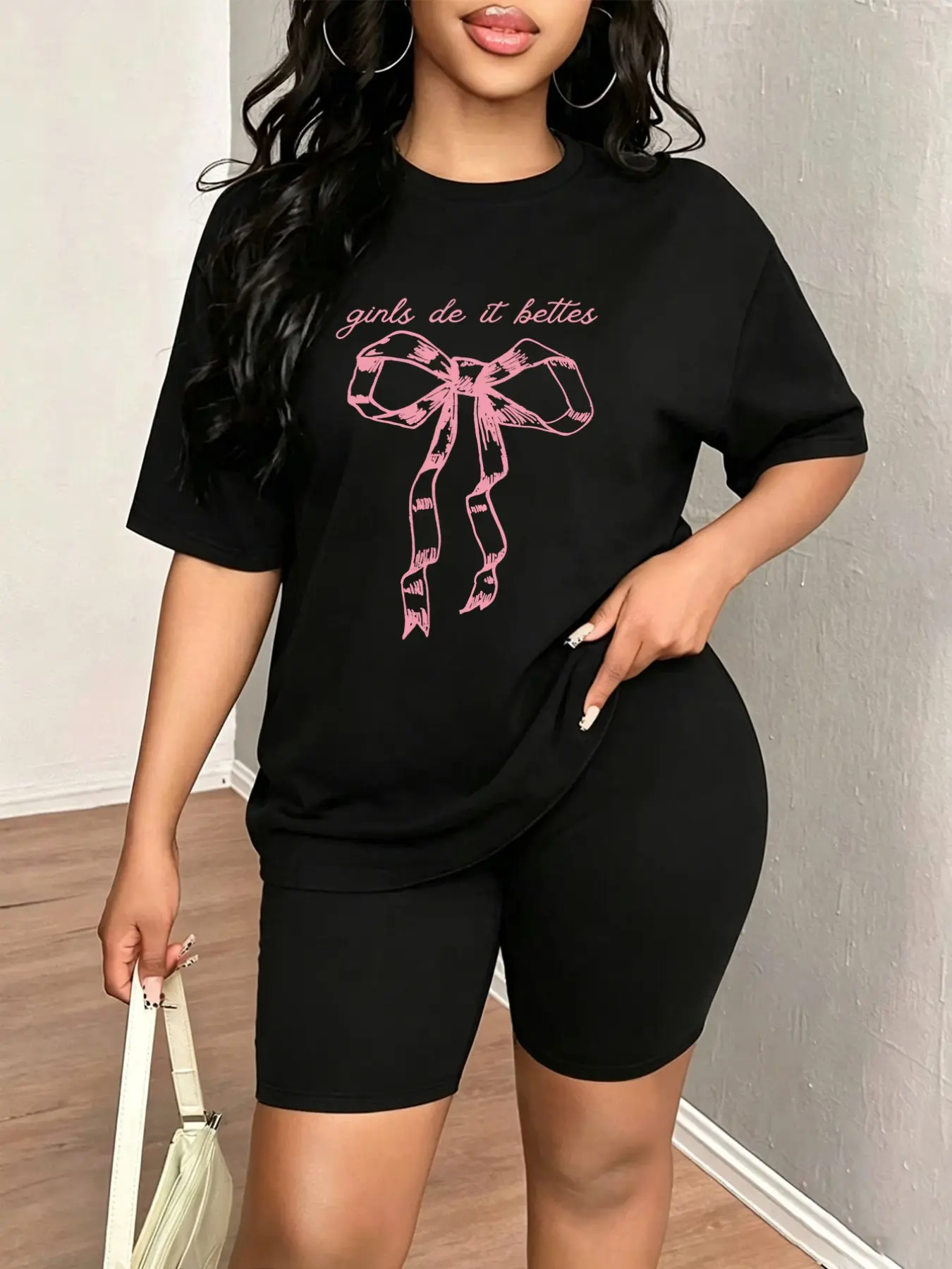 Women's 2-Piece Set Butterfly Print Casual Sports Short Sleeve Shorts, Summer Loose-Fit Round Neck Top with Five-Quarter Tight Shorts