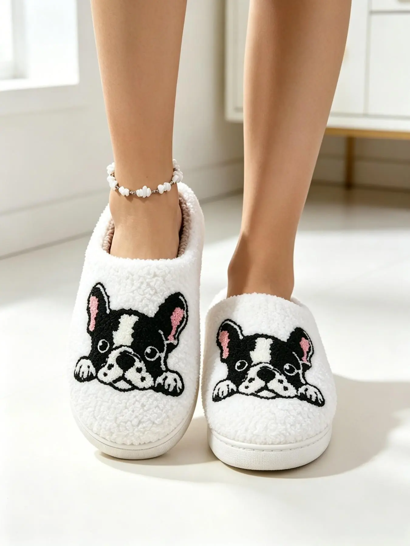 Women's Cute Bulldog Plush Slippers, Cartoon Pattern, Soft Lining, Non-Slip Thick Sole, Comfortable Home Shoes