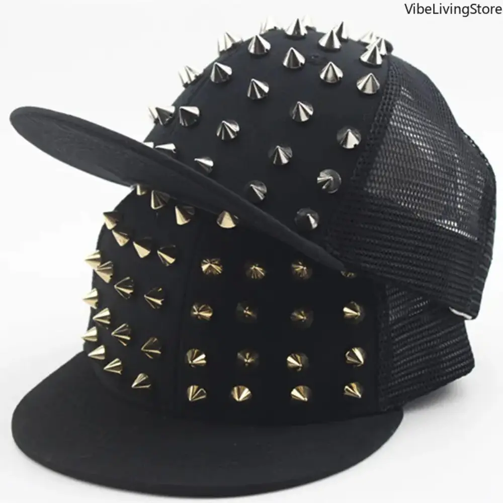 Punk Rock Baseball Cap with Rivet Studs, Unisex Flat Brim Snapback, Casual Hip Hop Streetwear Black Hat, Black Cap, Casual Hat, Fashion Snapback, Stud Embellished, Unisex Street Fit, Punk Stud Detail