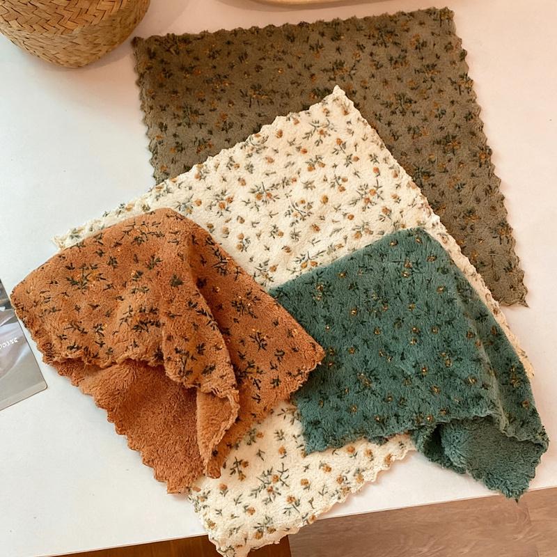 Four-piece set of floral dish towels, quick-drying cleaning cloth, thickened and widened kitchen towels, soft and breathable, suitable for bath towels, car polishing pads and dishwashing glass scrubbing. Reusable square towels, type A optional
