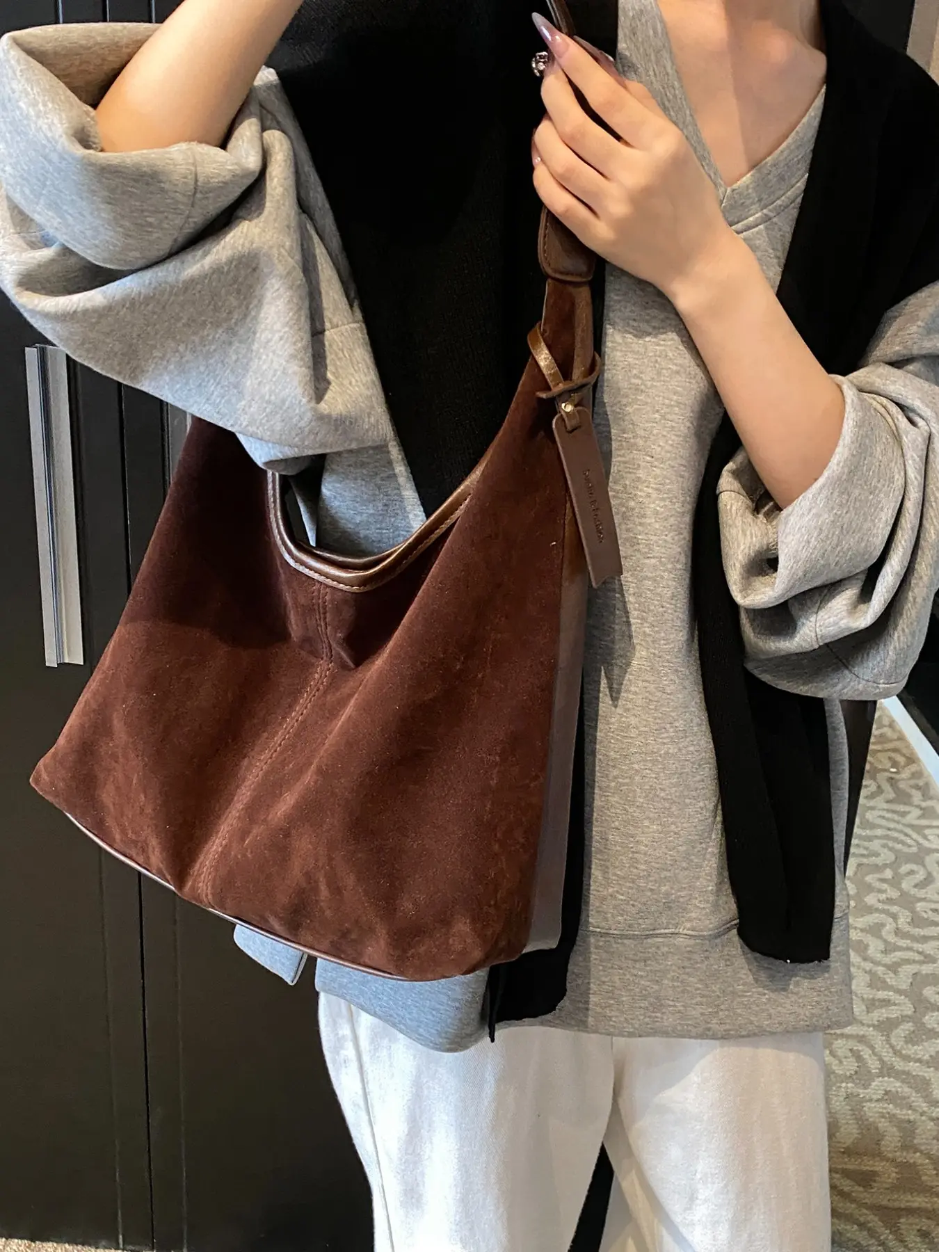Vintage Suede Velvet Tote Bag for Women, Large Capacity Commute Shoulder Bag, Lazy Style Crossbody Bag, Melanin Color, All Seasons, Casual Crossbody Bags, Casual Commuting Bag