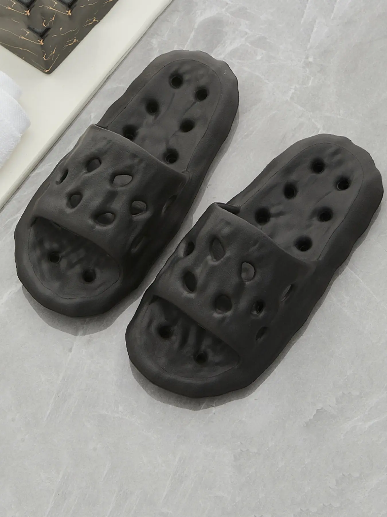 Breathable Shower Slippers, Thick Sole Massage Footwear, Non-Slip Bathroom Shoes, Comfortable Home Slippers, Drainage Design
