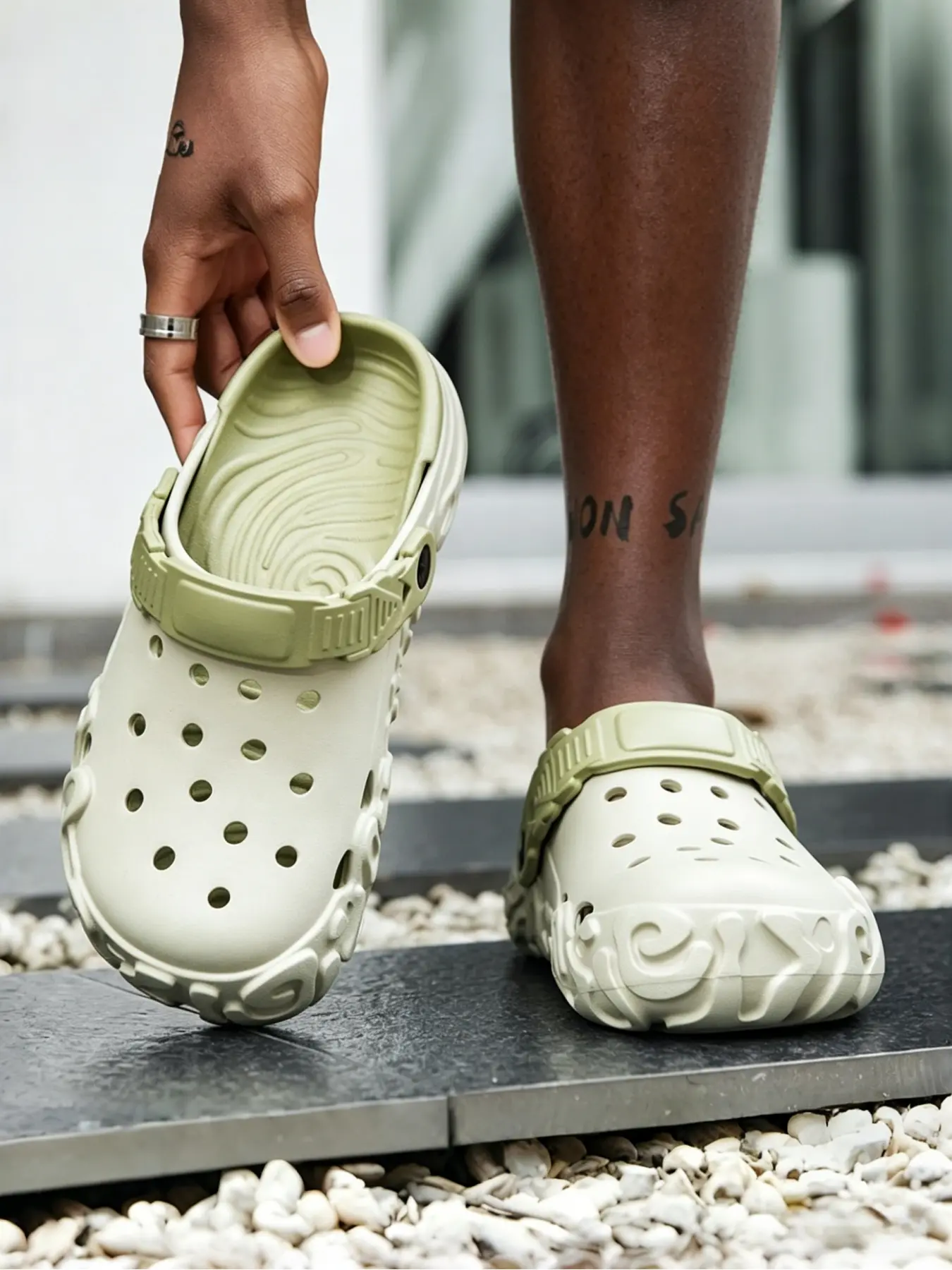 Dual Wear Convertible Heel Clogs Multiple Shades Light Flexible For Seaside Trip Office Commute