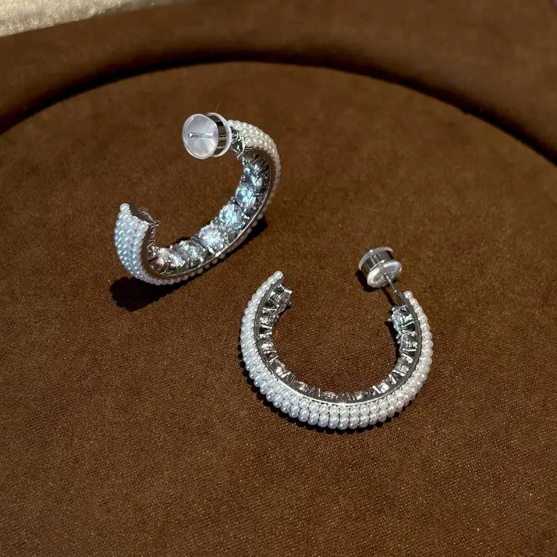 Elegant and sophisticated full-diamond micro-bead hoop earrings with a unique design, C-shaped earrings
