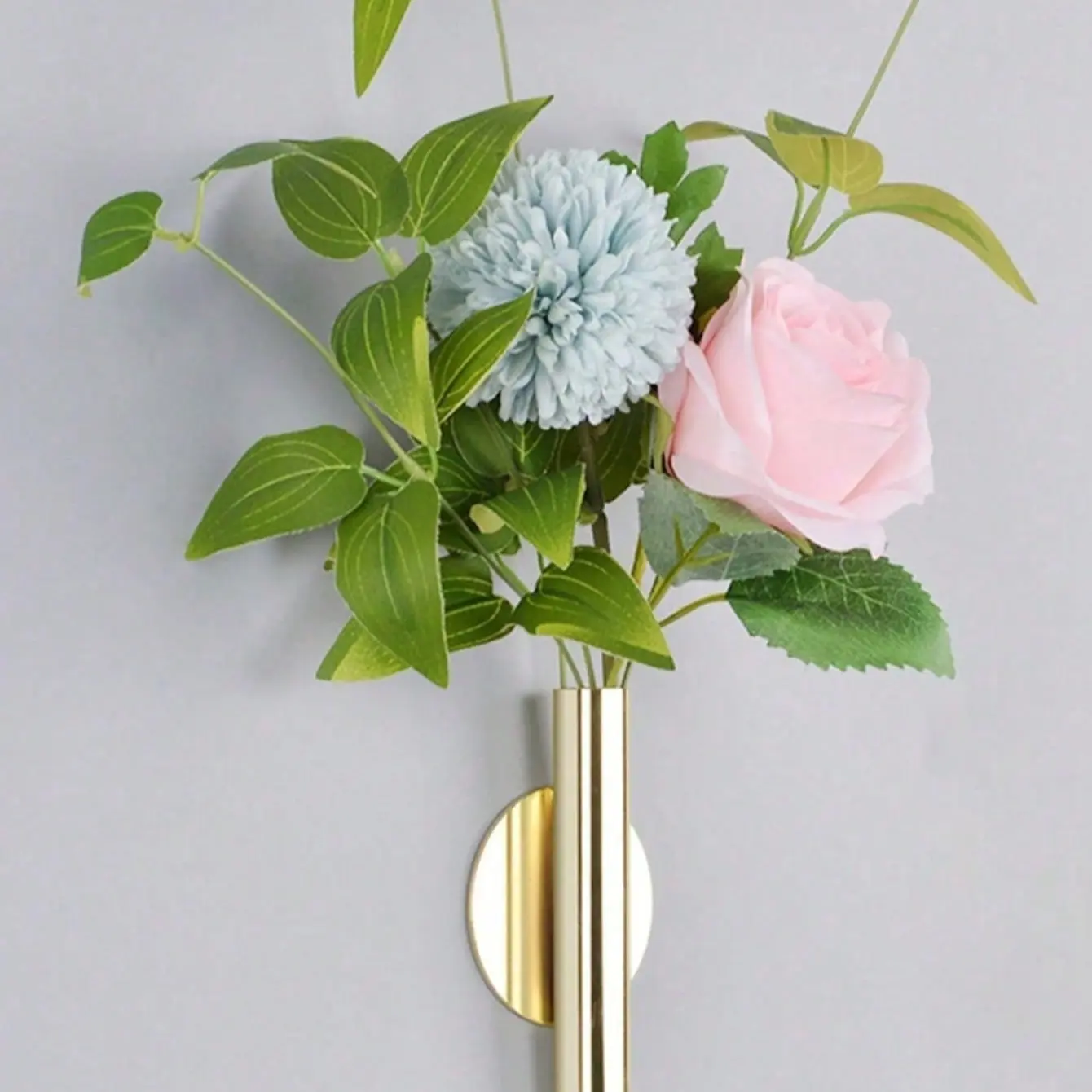 Wall-Mounted Flower Vase, Decorative Vase, Creative Iron Art Planter, Nordic Luxury, No Drilling, for Living Room, Entryway, Metal Material