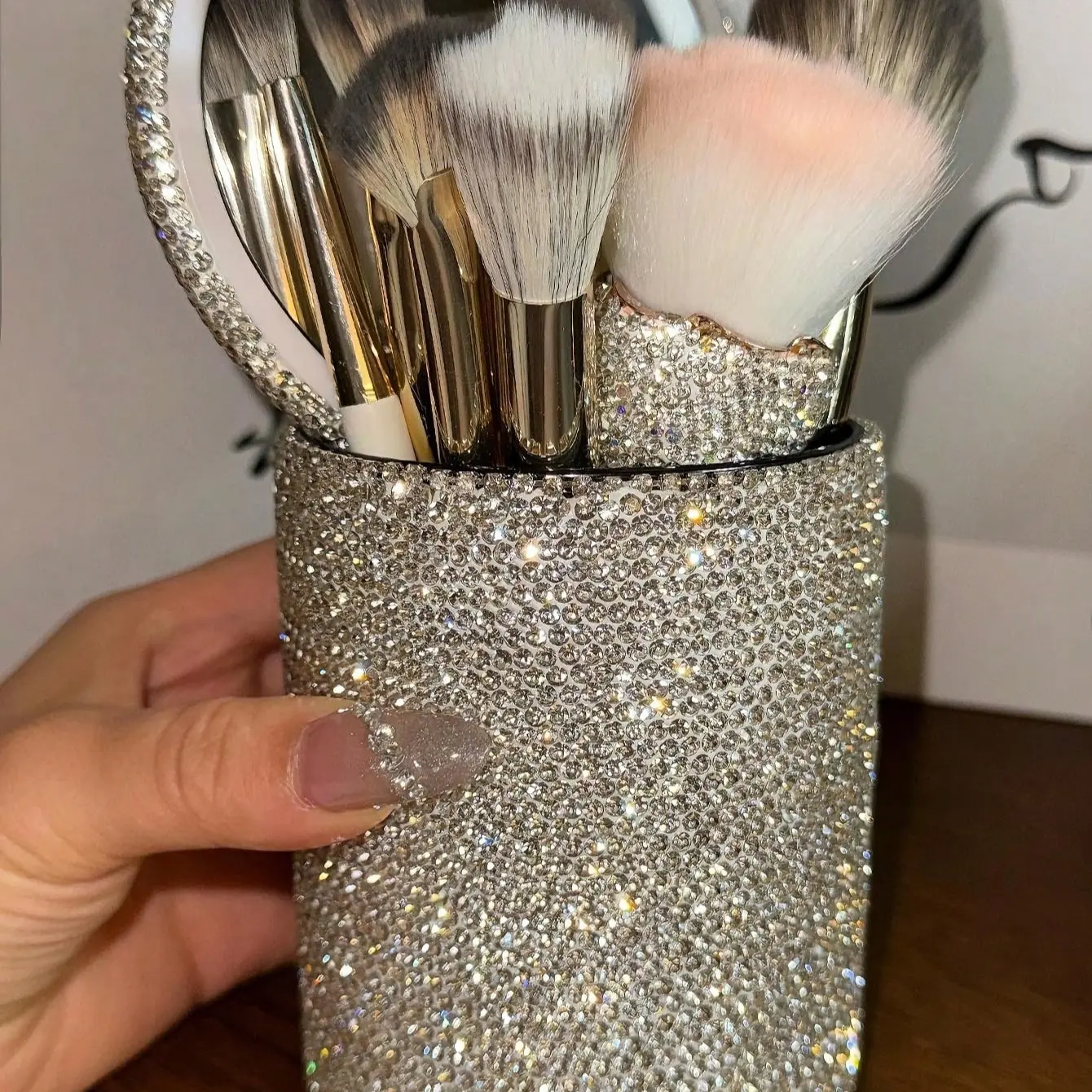 Shiny Rhinestone Makeup Brush Holder, Cosmetic Tool Organizer, Organizing Tools, Perfect for Vanity Decor, Ideal Gift for Beauty Lovers, Fun Aesthetic Design