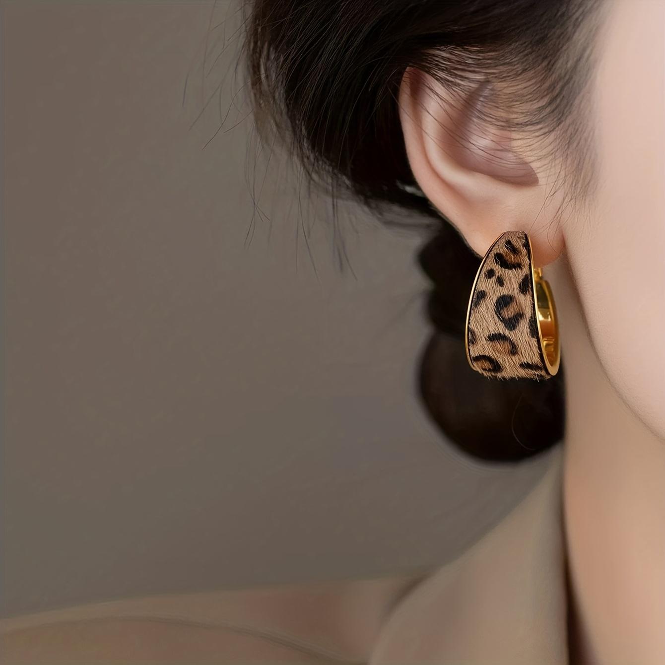 Women Vintage Elegant Leopard Print Furry Hoop Earrings Textured No Plating Design For Daily And Party Wear