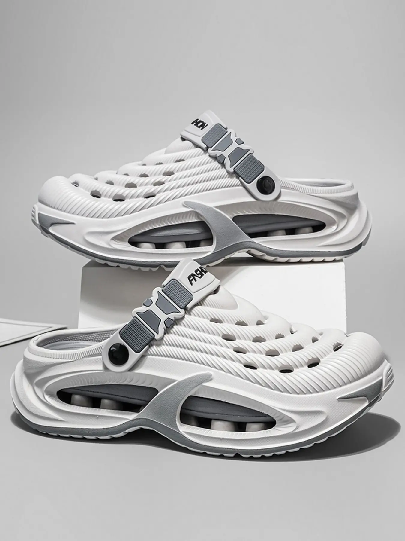 Men's Fashion Sandals, Summer Eva Slippers Hole Shoes, Breathable Lightweight, Comfortable Slip-On, Outdoor & Indoor Use, Unisex Couple Style, Casual Breathable Slides