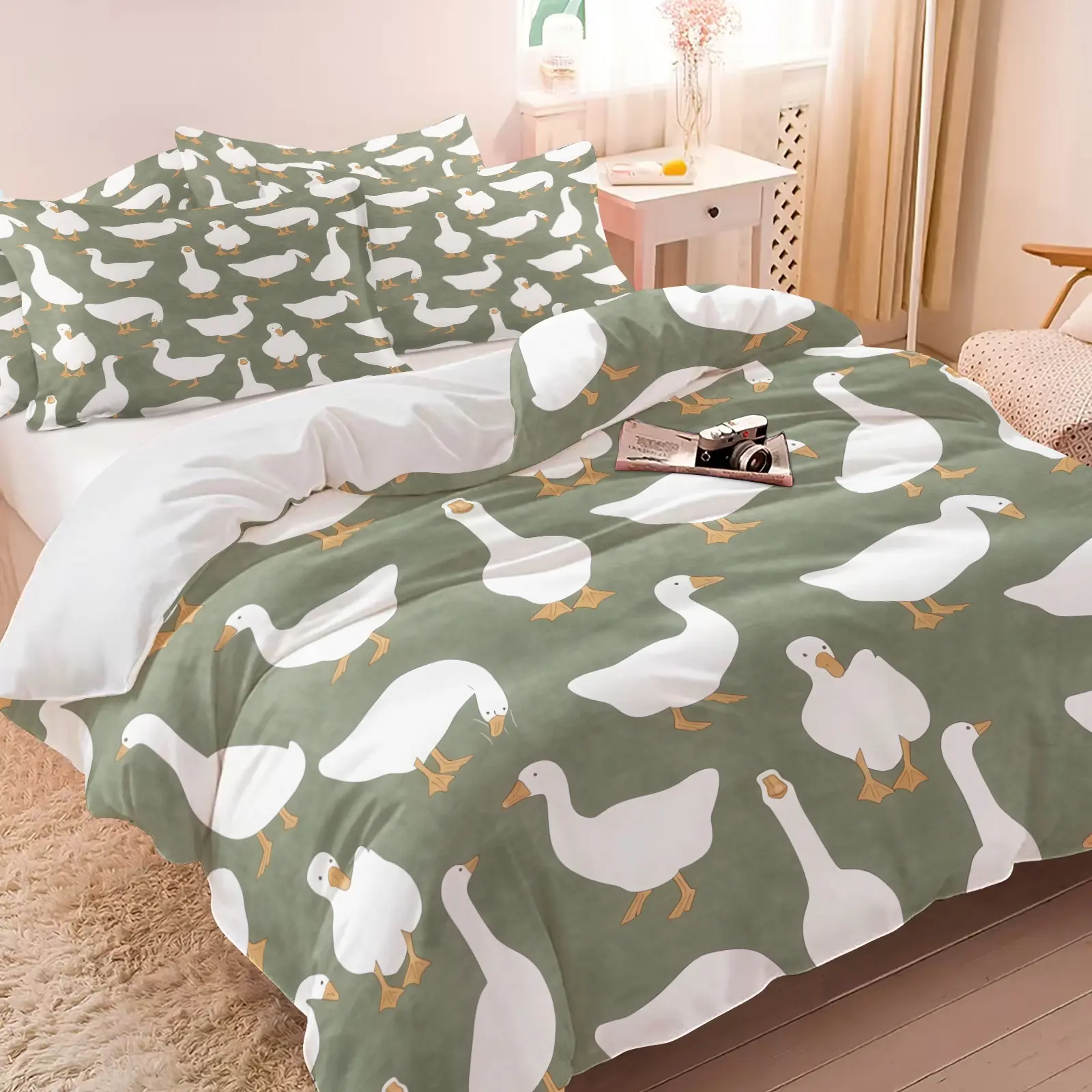 Cartoon White Goose Print Duvet Cover Set, Includes 1 or 2 Pillowcases, Sage Green Cute Farm Neutral Bedding, Flat Sketch Waterfowl Bed Set All Size, Skin-Friendly Breathable Fabric, Cottage Apartment Decor, Decorative Bedding Set