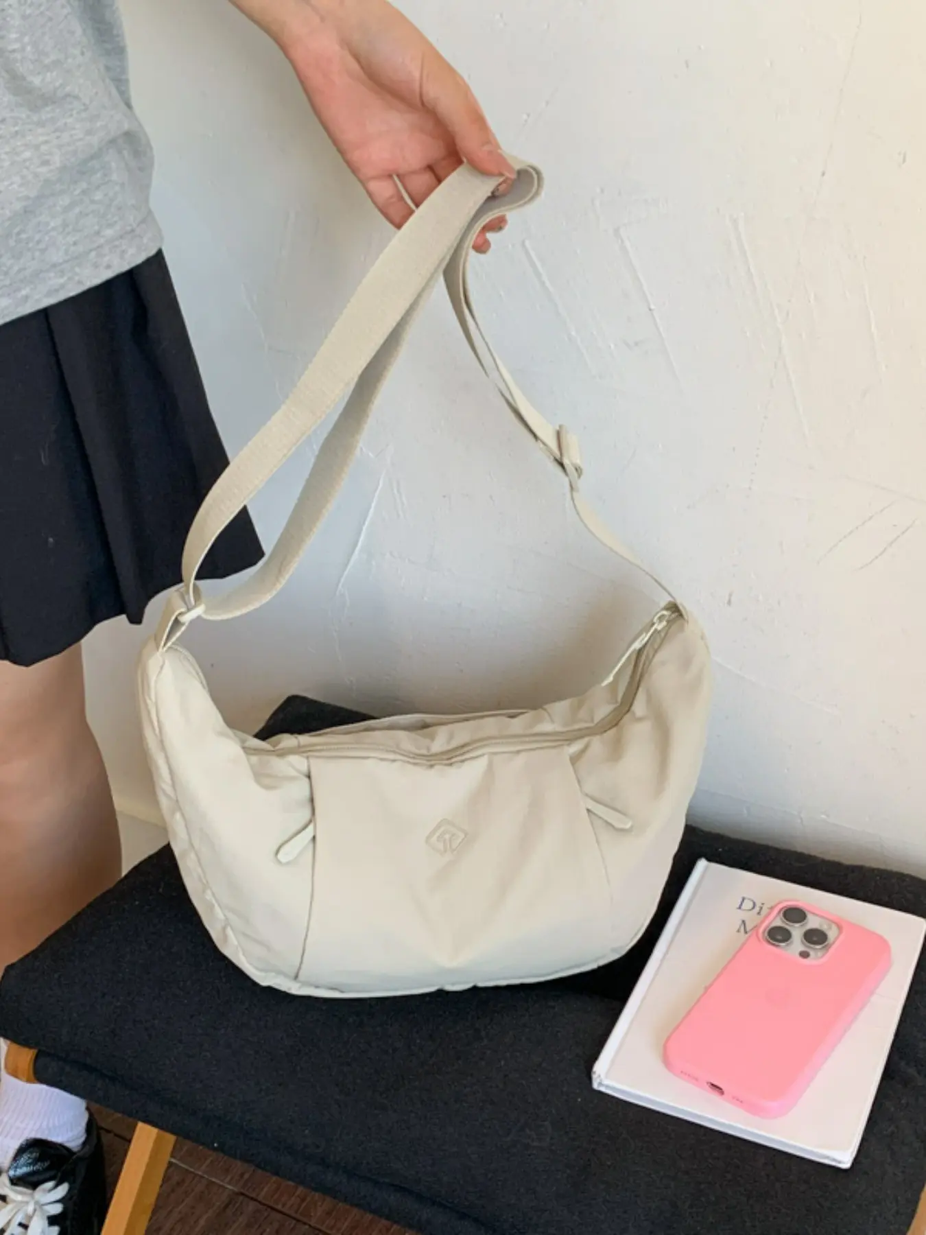 New Casual Minimalist Crescent Moon Bag, Lightweight Shoulder Handbag Crossbody Bag, Versatile Daily Wear, Perfect for Sports and Everyday Use