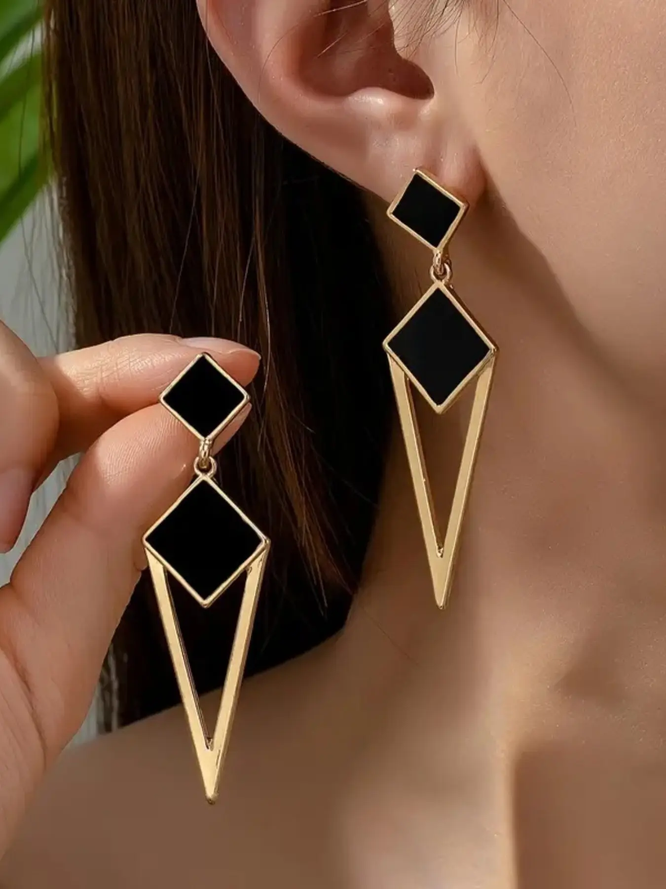 French Minimalist Gold Geometric Drip Earrings, Thin Hollow Triangle Rhombus Long Drop, Suitable for Office, Dates, Formal Events