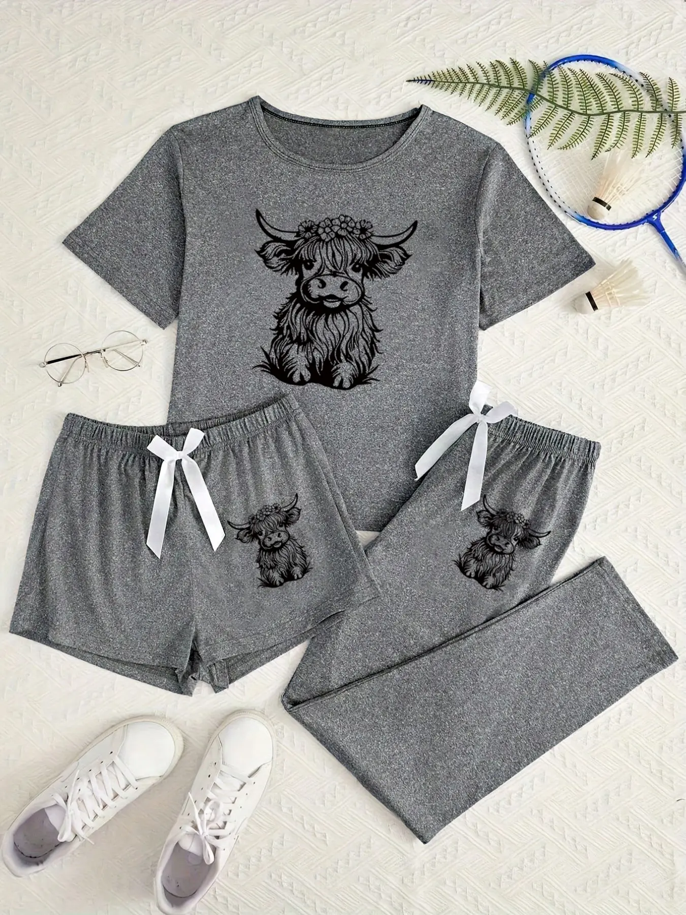 Women's Simple Highland Cow Pajama Set, Short Sleeve T-Shirt and Long Shorts 3-Piece Set, All-Season Casual Sleepwear Loungewear Pyjamas Pjs
