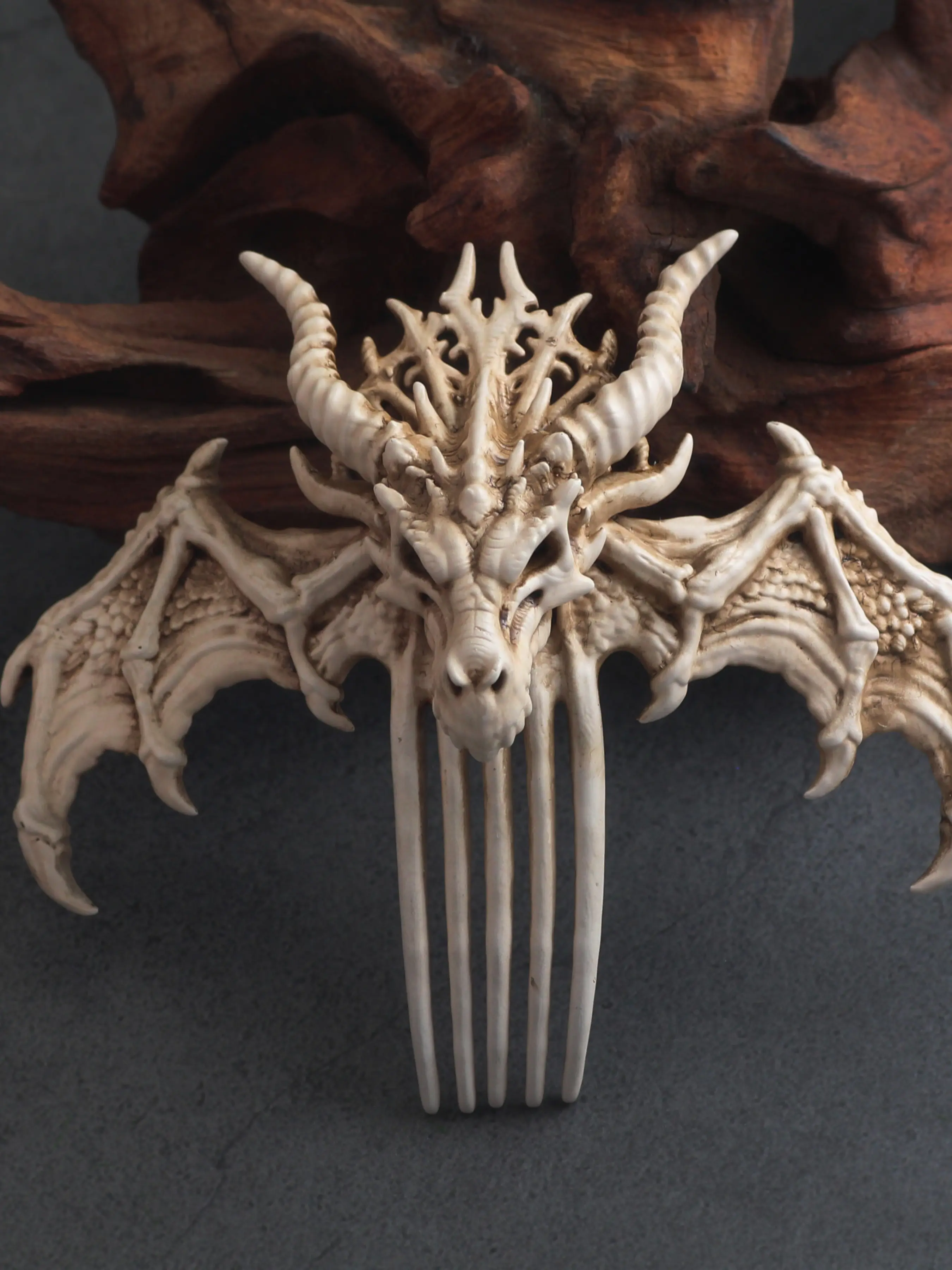 1pcs Resin Hair Comb, Retro Animal Design, Gothic Viking Style, Festival Gift, Vintage Dark Theme, Women's Headwear