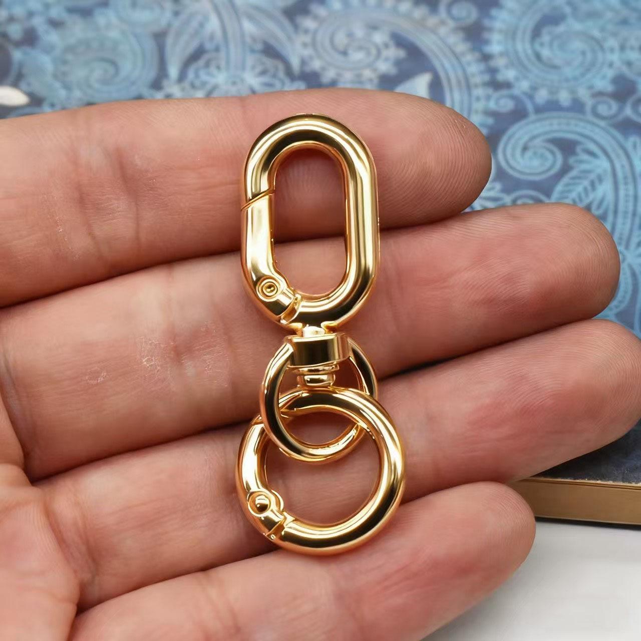Stylish Zinc Alloy Oval "Egg" Buckle — Metal Toggle Clasp, Egg-Shaped Interlocking Link, Open Spring-Loaded Hook