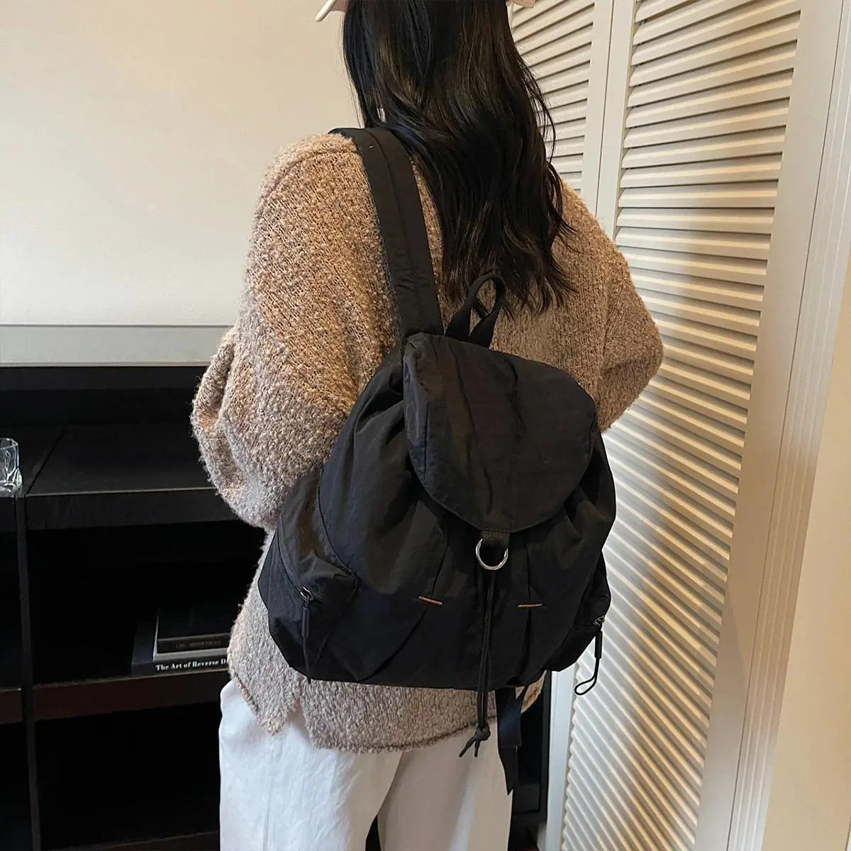 Lightweight Commuter Backpack for Women, Suitable for Outdoor Hiking, Large Capacity, Lightweight, Mommy Backpack for Walking with Kids, Hiking, Shopping, and Mountain Climbing