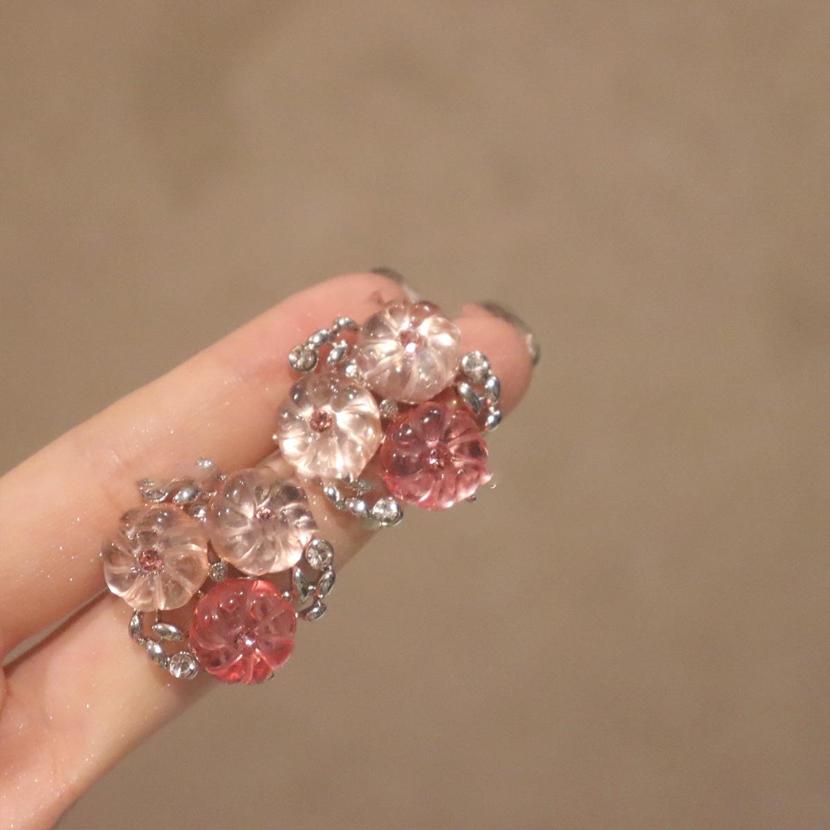 Silver Needle Flower Small Stud Earrings, Niche, Simple, Sweet Design, High-End, Unique and Fashionable Ear Jewelry Wholesale for Women