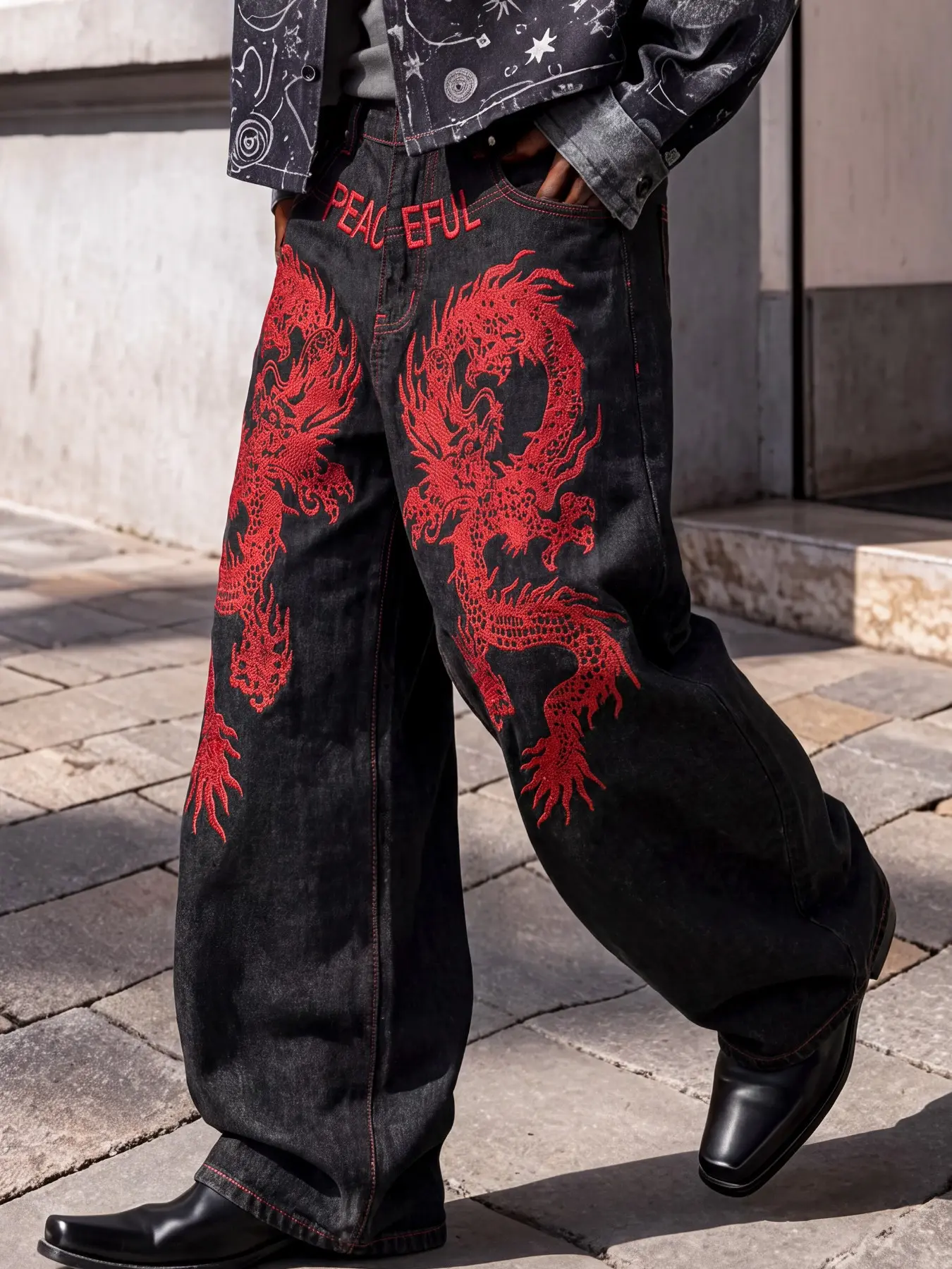 Men's black loose wide-leg jeans decorated with red double dragon embroidery patterns, high street wide-leg trousers, suitable for street wear, parties and Livehouse outfits