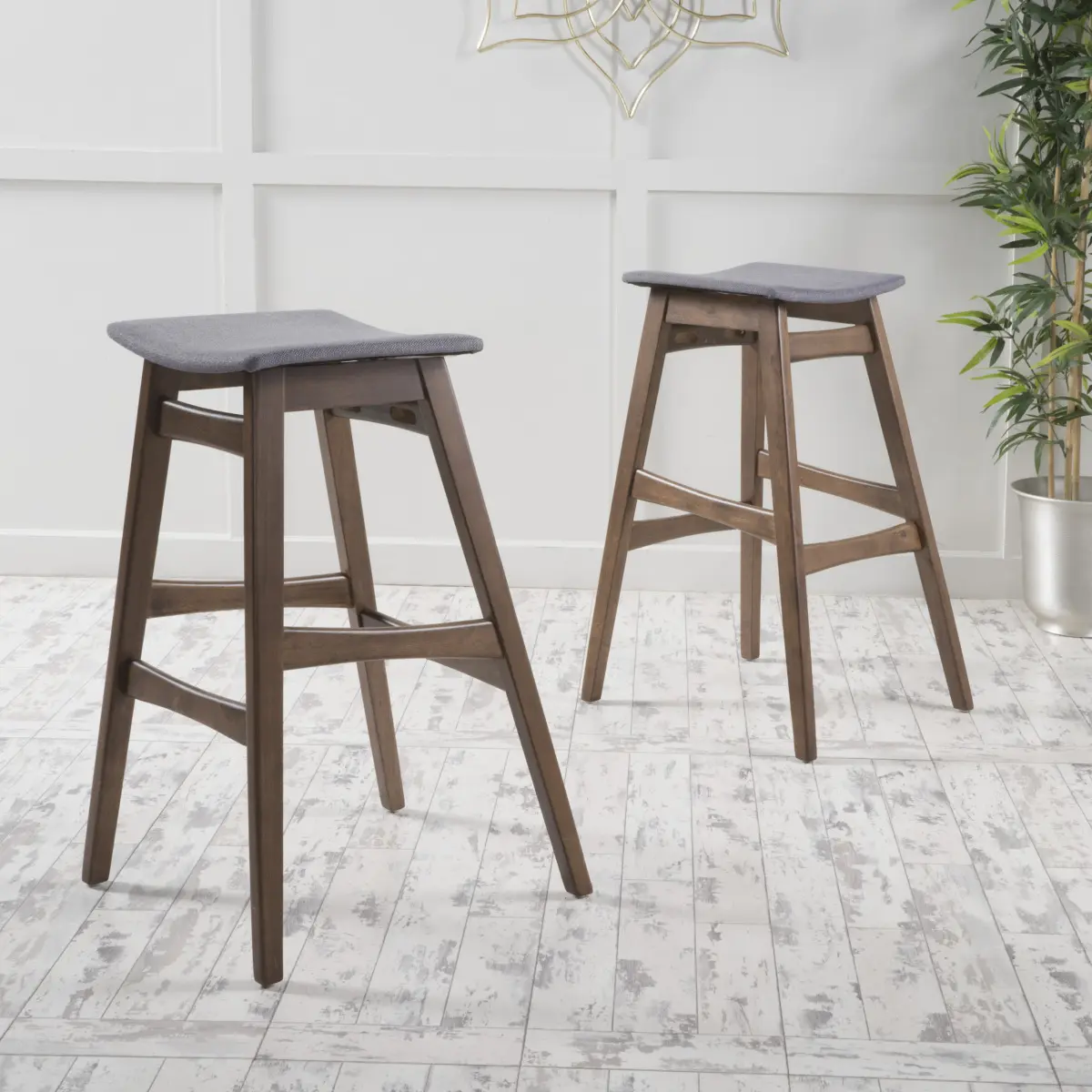 BAR STOOL