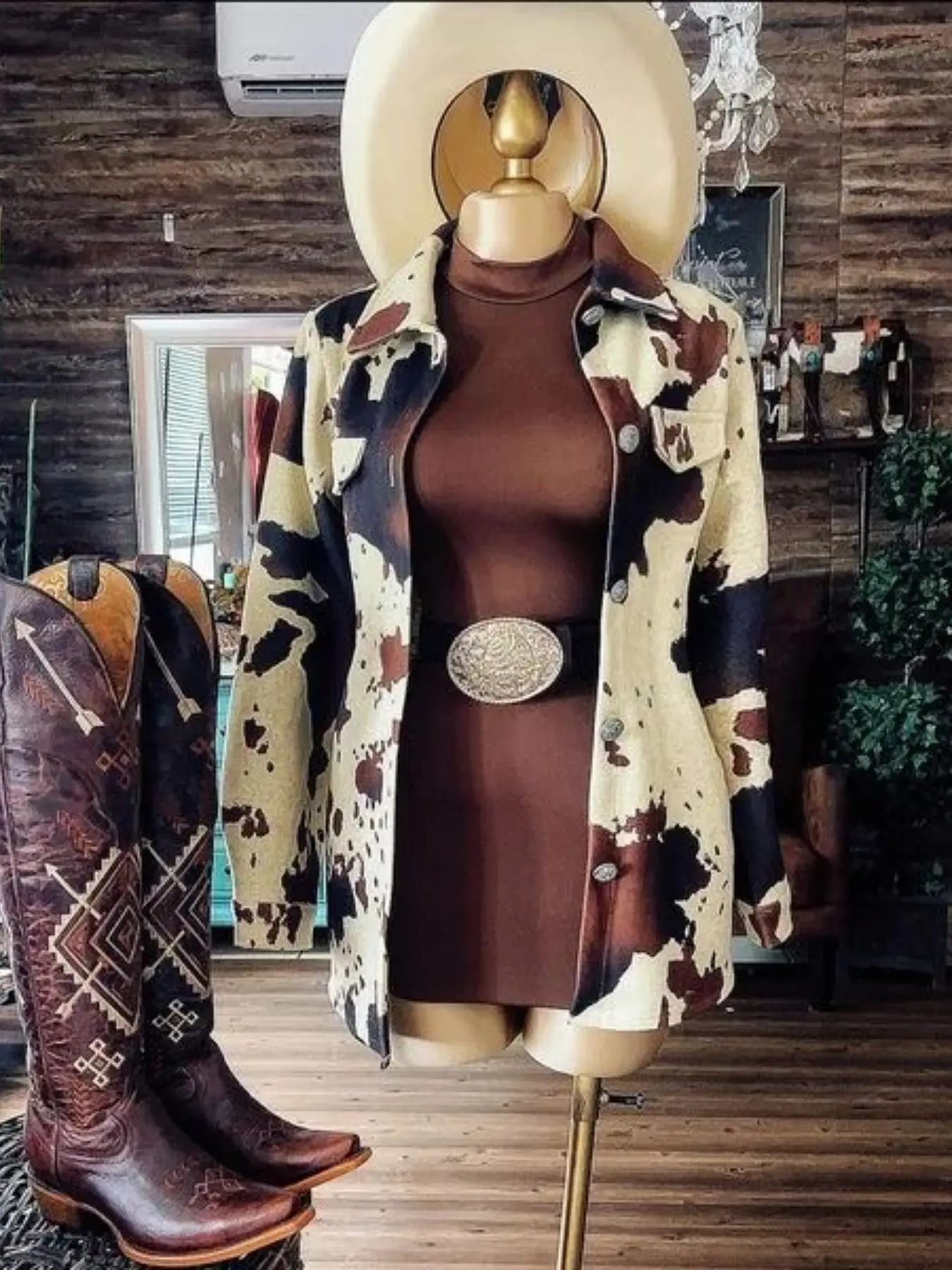 Women's Western Cow Print Lapel Shirt Jacket, Single Breasted Pocket Mid Length Casual Shacket