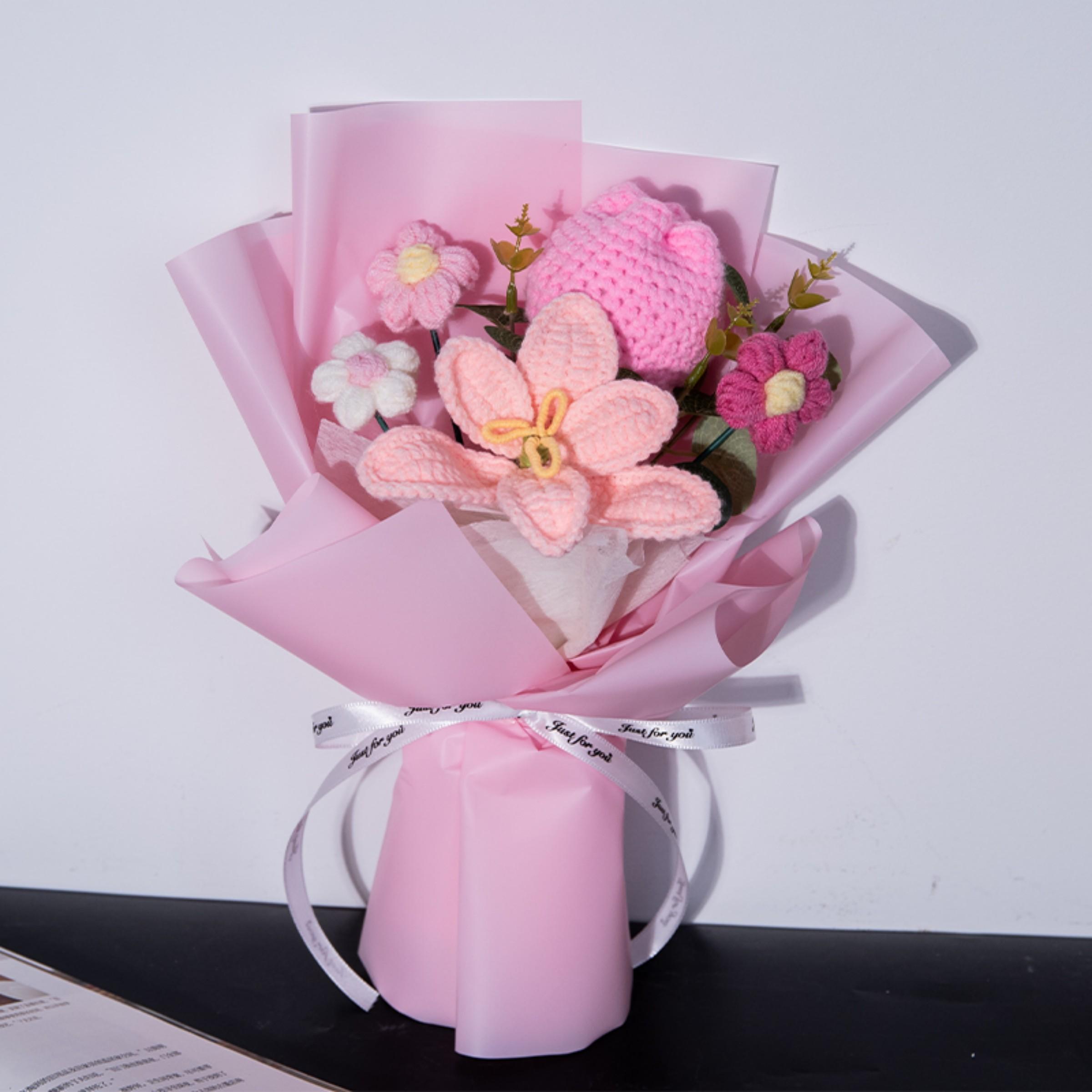 Handmade Crochet Lily and Tulip Yarn Bouquet, Cute Artificial Flower Arrangement for Home and Office Decor, Ideal Birthday Gift, Decorative Flowers