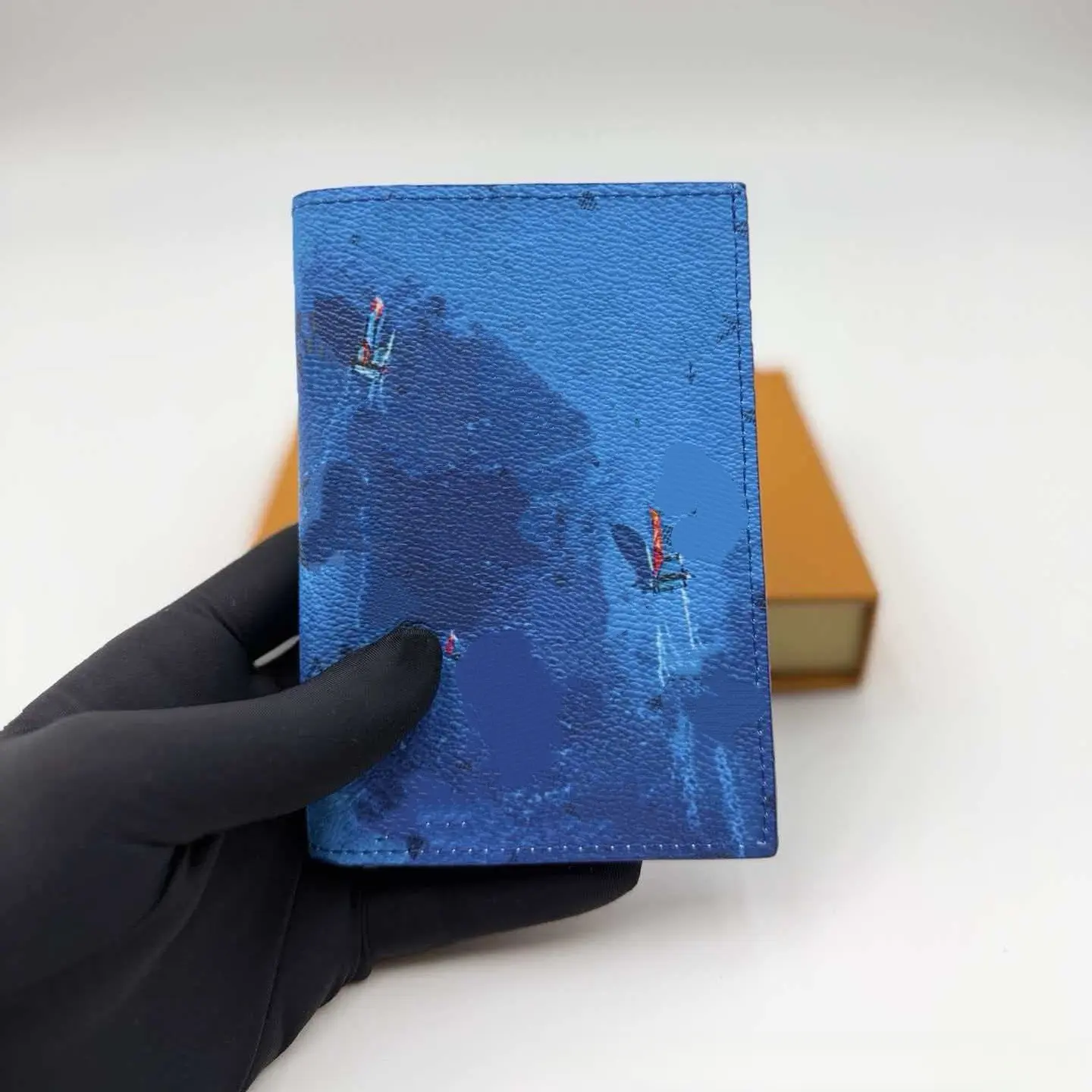 Football series high-end genuine leather wallet, holiday series wallet, cartoon silk-printed 80% off passport holder, multifunctional card holder