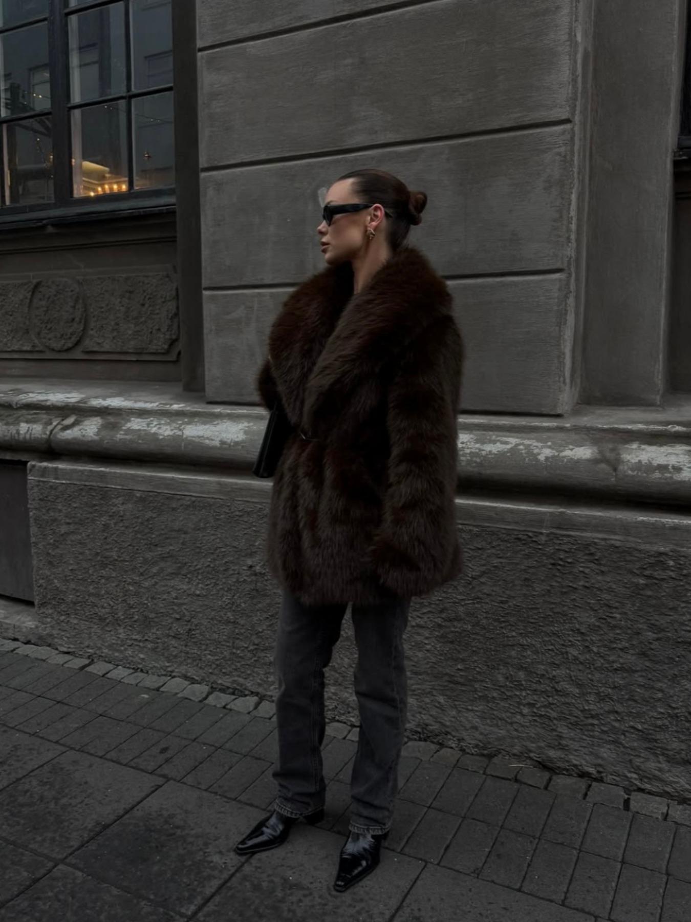 Elegant Women's Faux Fur Coat, Warm Loose-Fitting Jacket for Fall & Winter, Eco-Friendly High-End Style Outerwear