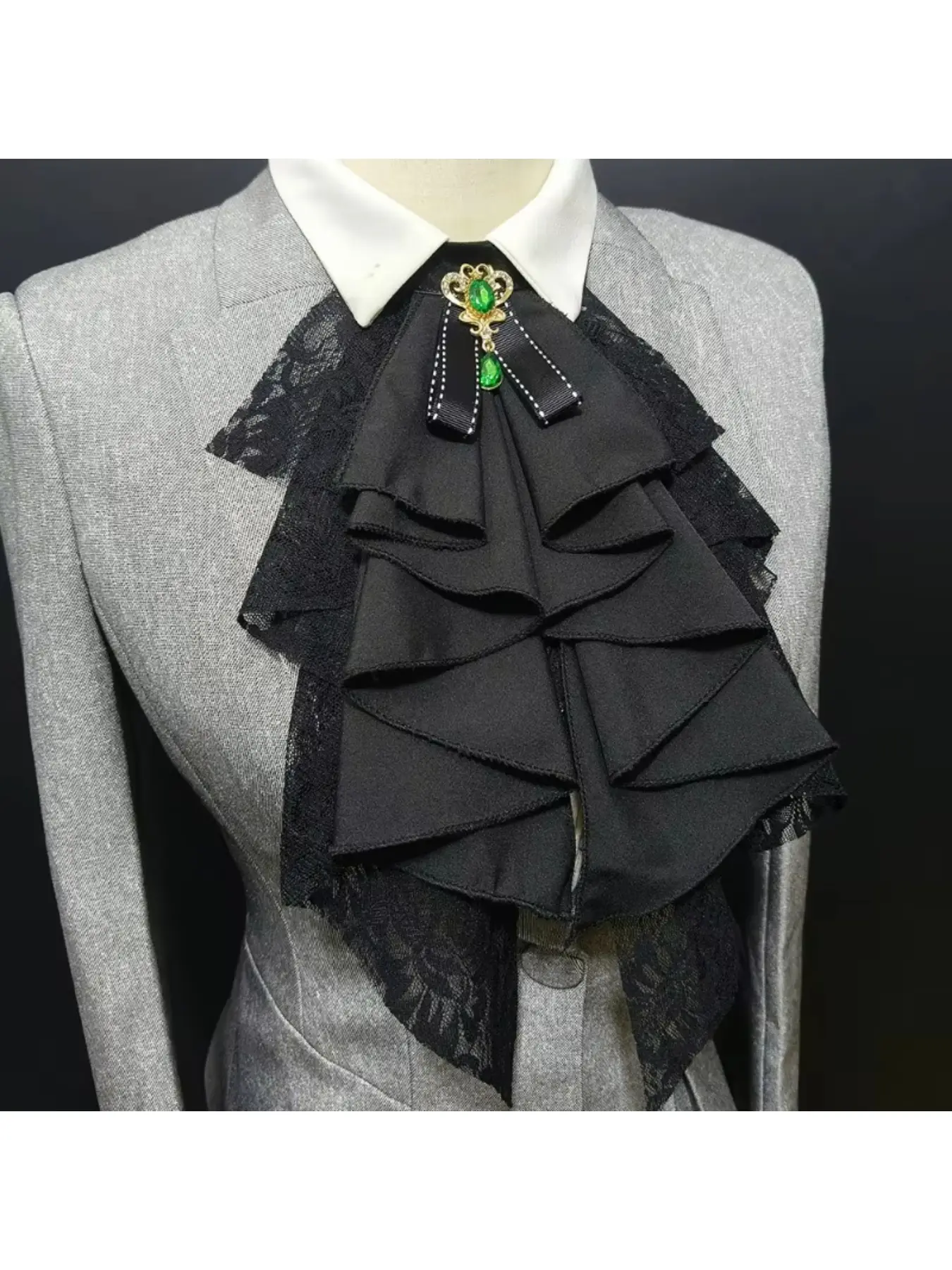 Retro lace multi-layer detachable collar emerald brooch decorative collar flower suit shirt elegant temperament accessory detachable collar