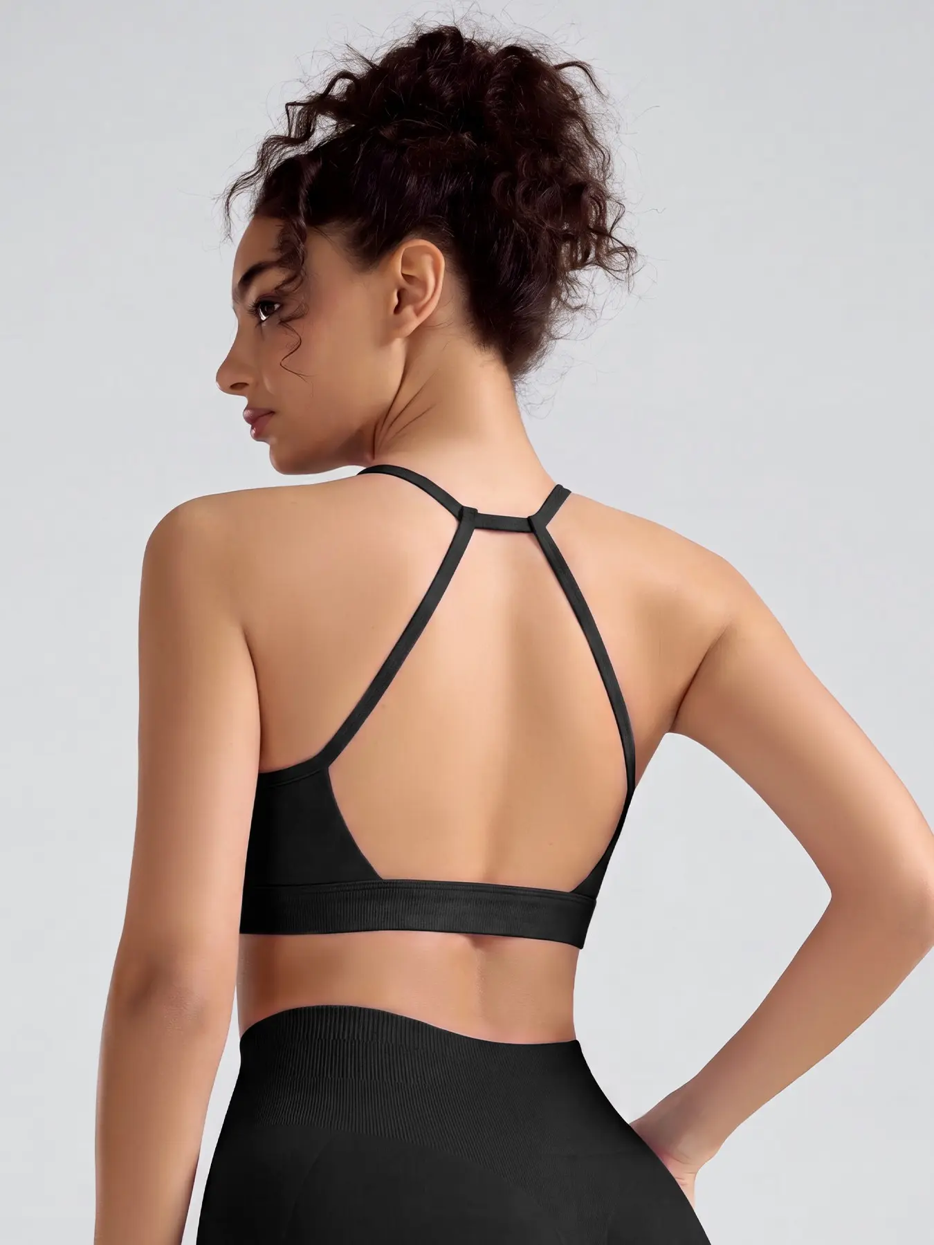Women's Workout Halter Neck Sports Bra Spaghetti Straps Removable Pads Sexy Backless  Crossback Design Workout Yoga Gym Camisole Crop Tank Tops  Casual Solid Color