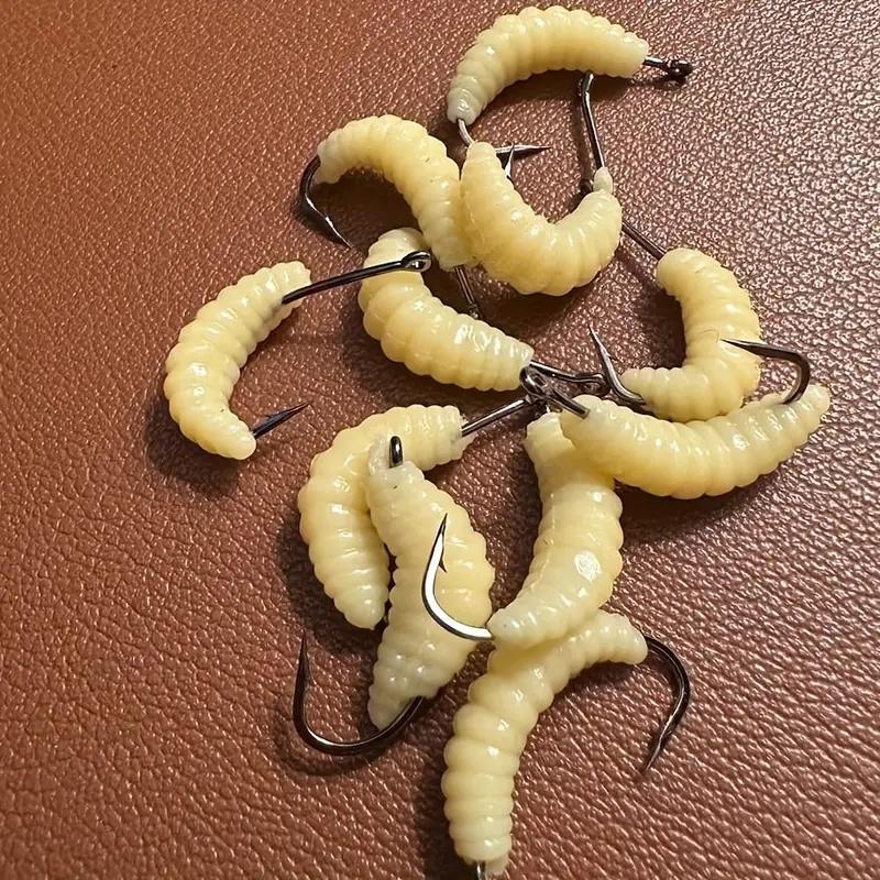 12 Pack Rubber Maggots Fishing Lures Set with Hooks, Soft Artificial Fishing Worms Bait, Multi-Purpose Lifelike Lures for Bass Trout Bluegill, Effective Freshwater Fishing Tackle, Ideal Gift for Anglers & Fishing Enthusiasts