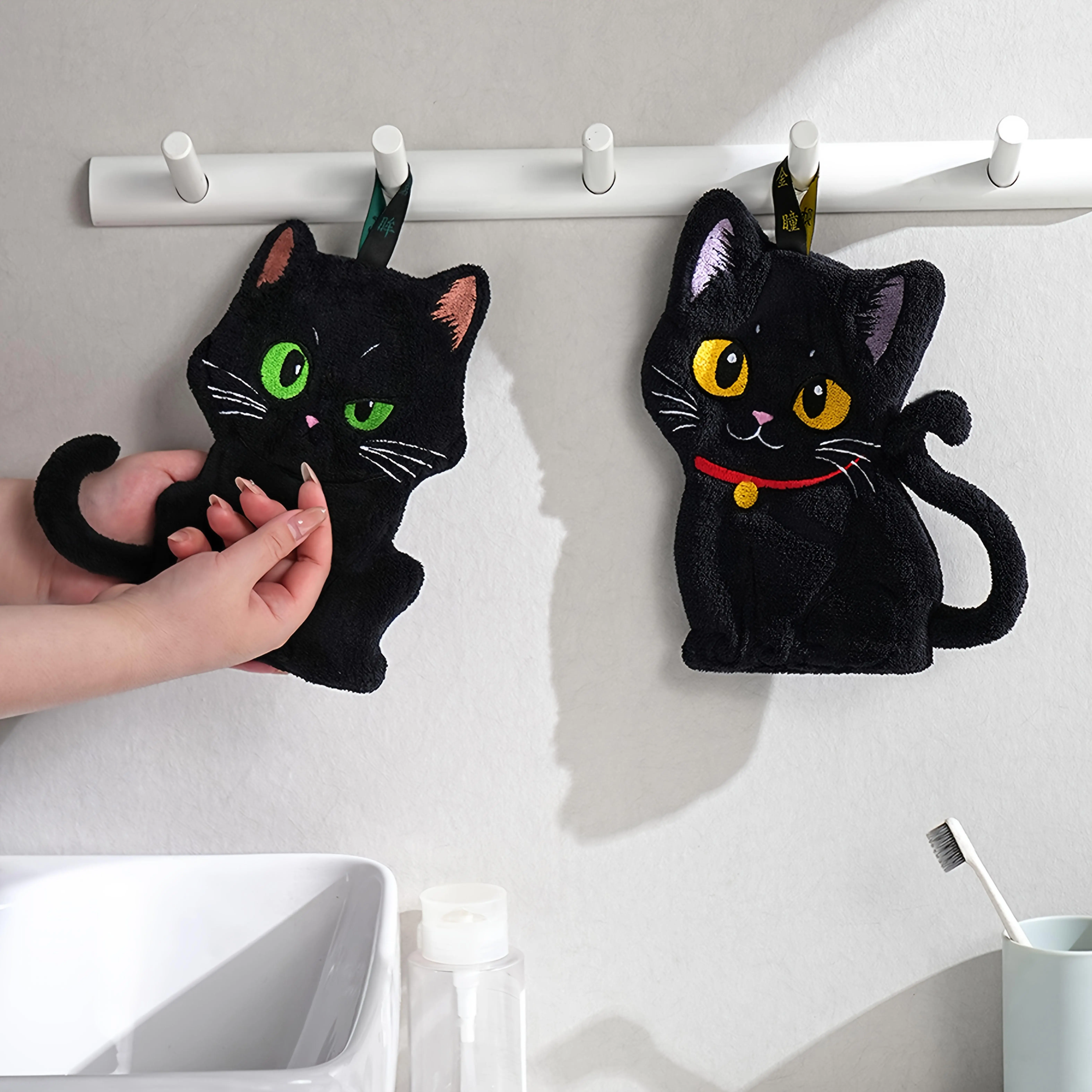 Black Kitten Embroidered Fingertip Towel, Coral Material, Super Absorbent and Quick-Drying Hand Towel, Fingertip Towel for Hanging in Bathrooms, Dining Rooms, and Kitchens